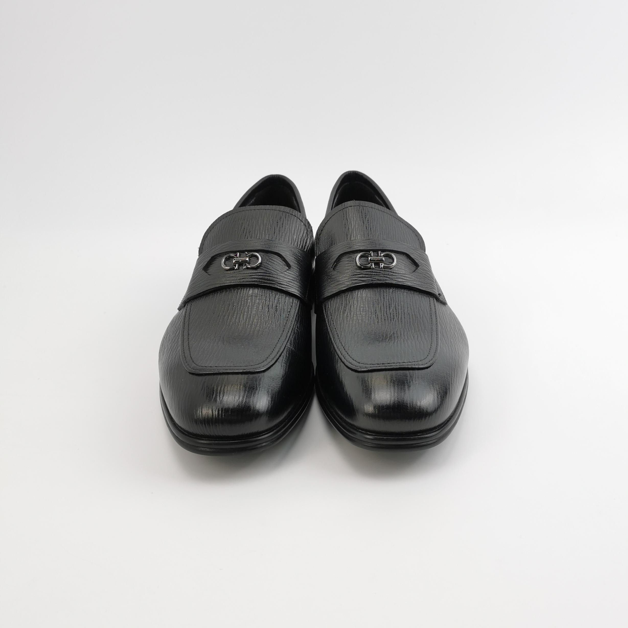 Salvatore Ferragamo Salvatore Ferragamo Gancini Leather Loafers Size 40 Size US 7 / EU 40 - 4 Thumbnail