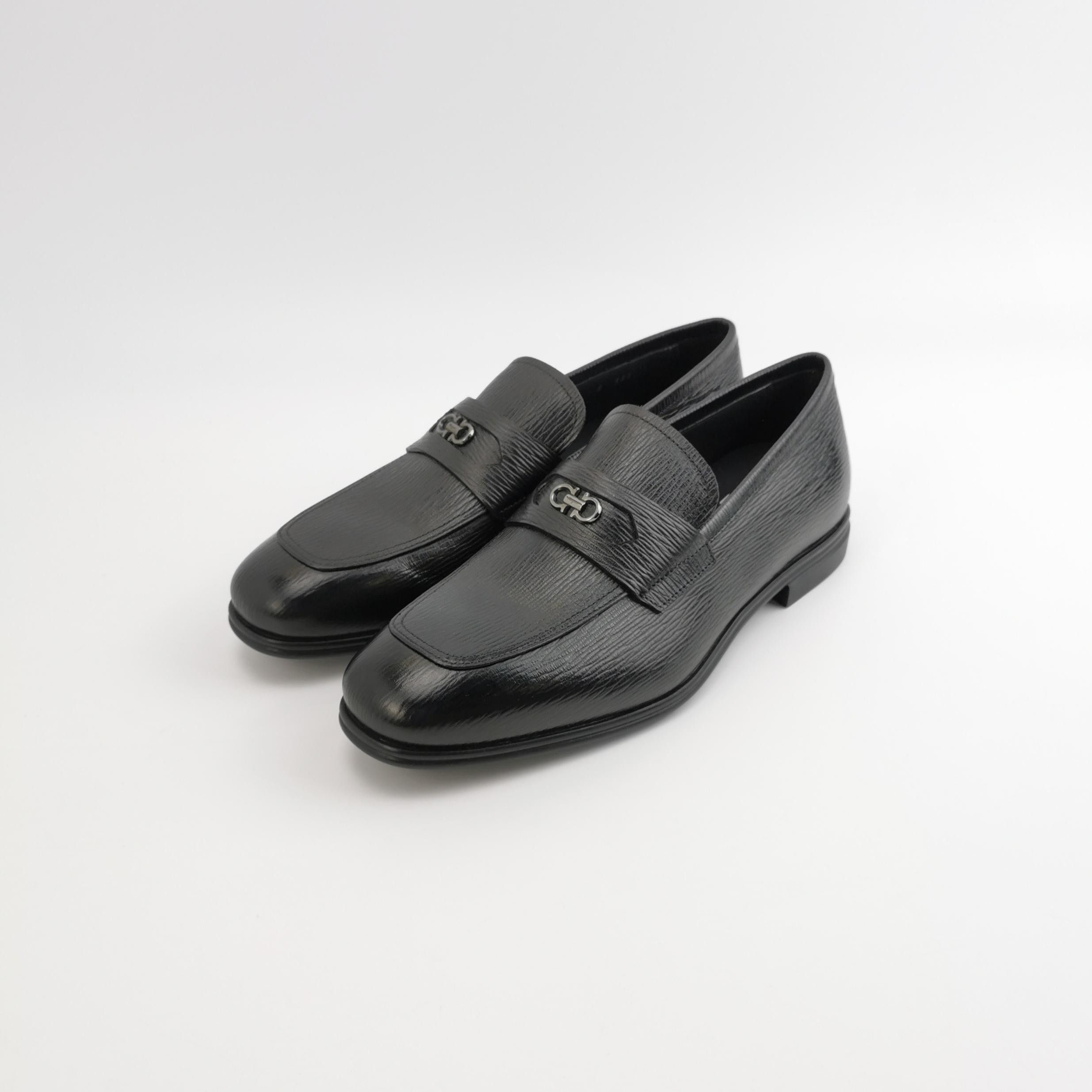 Salvatore Ferragamo Salvatore Ferragamo Gancini Leather Loafers Size 40 Size US 7 / EU 40 - 3 Thumbnail
