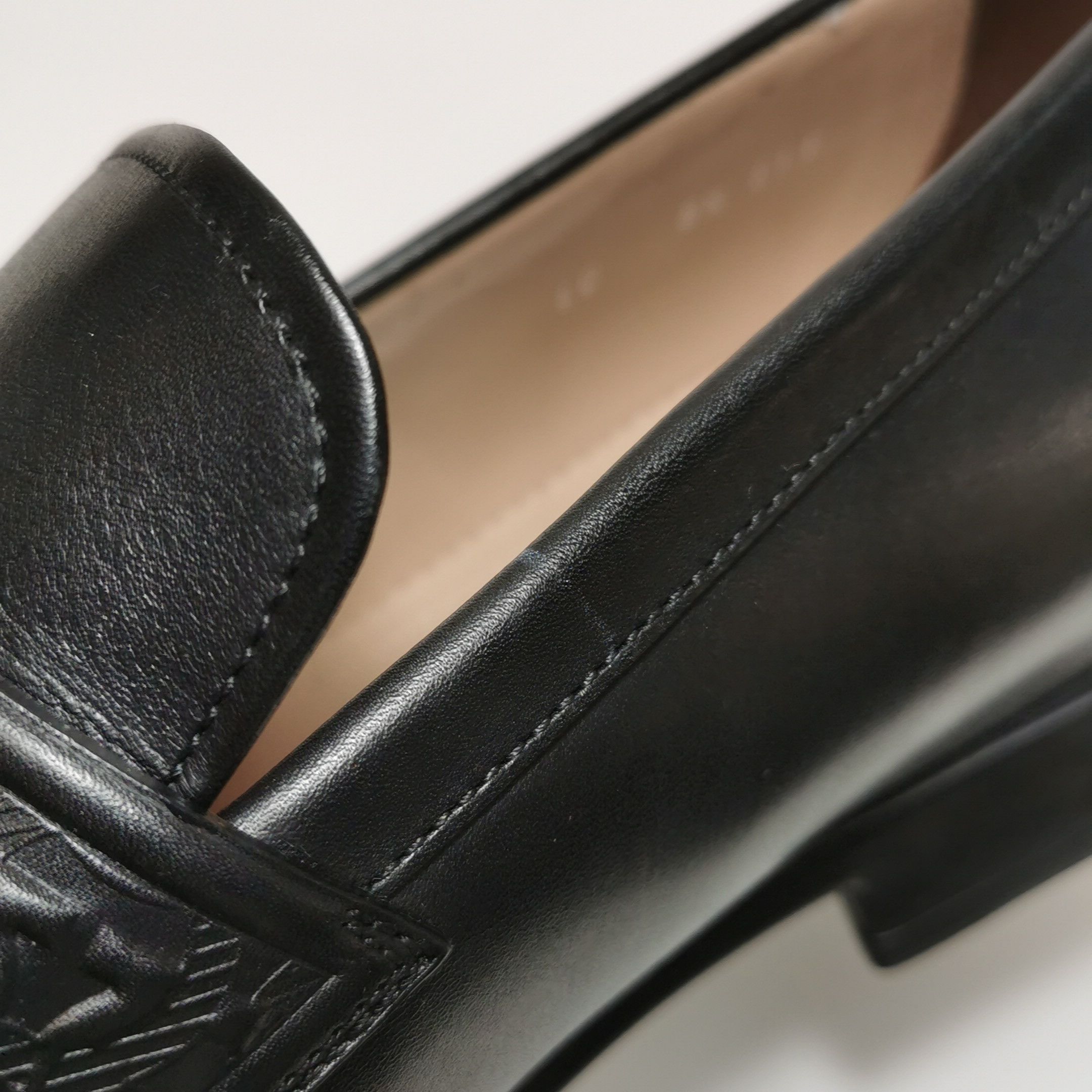 Salvatore Ferragamo Salvatore Ferragamo Gancini Embossed Leather Loafers 8.5 Size US 9 / EU 42 - 8 Thumbnail