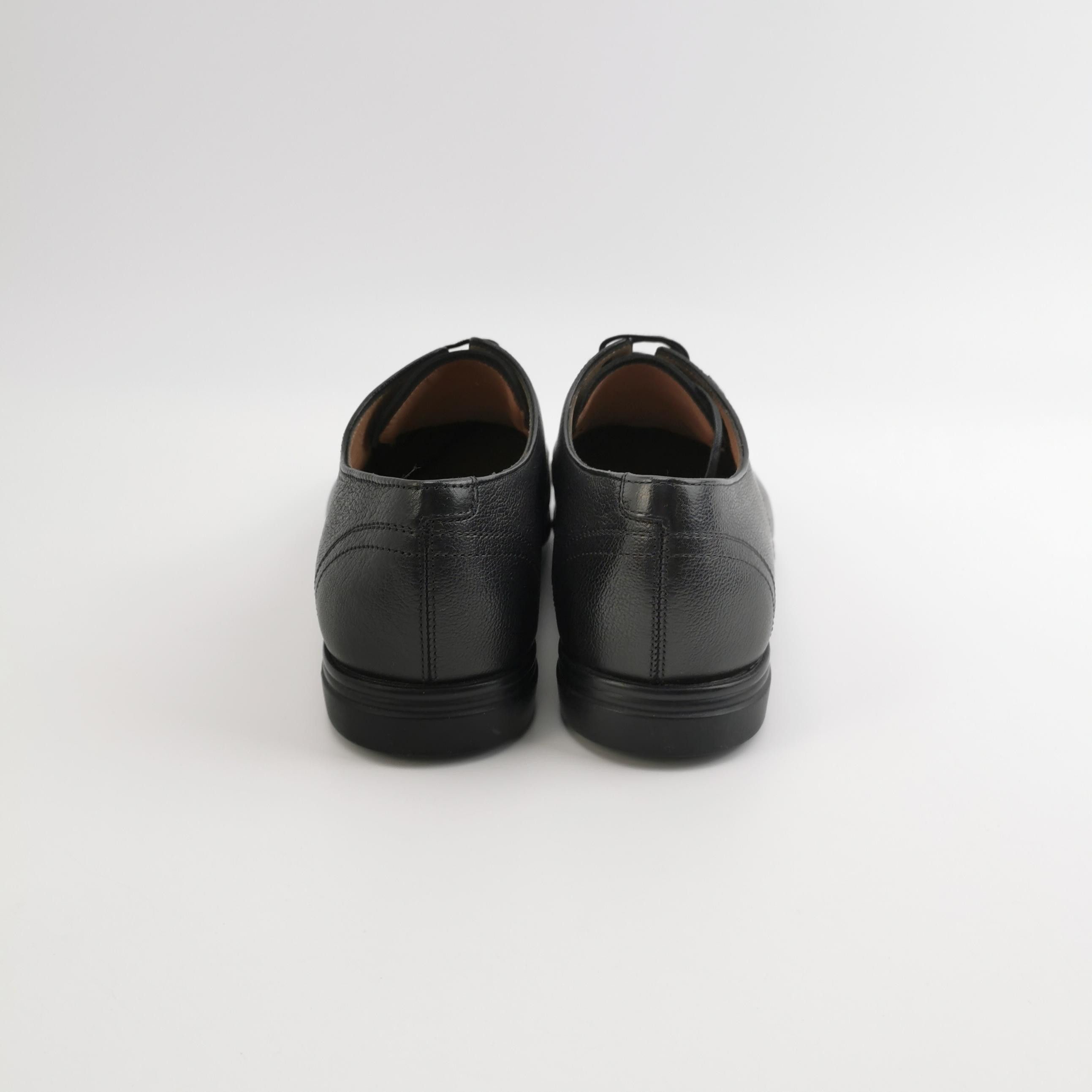 Salvatore Ferragamo Salvatore Ferragamo Grained Leather Derbies 39.5 Size US 6 / EU 39 - 5 Thumbnail