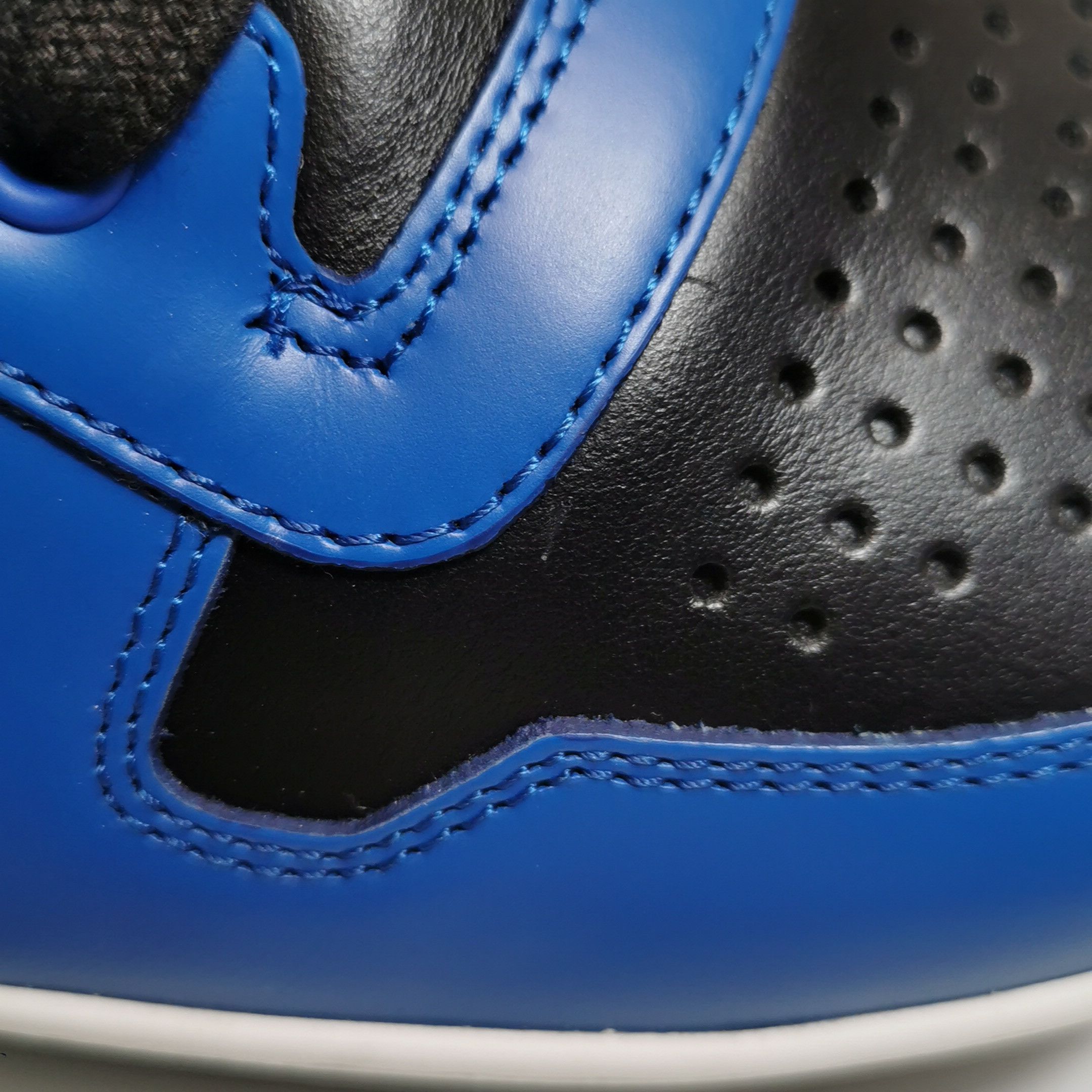 Prada Prada Blue & Black Leather Triangle Logo Sneakers EU 41 Size US 8 / EU 41 - 9 Thumbnail