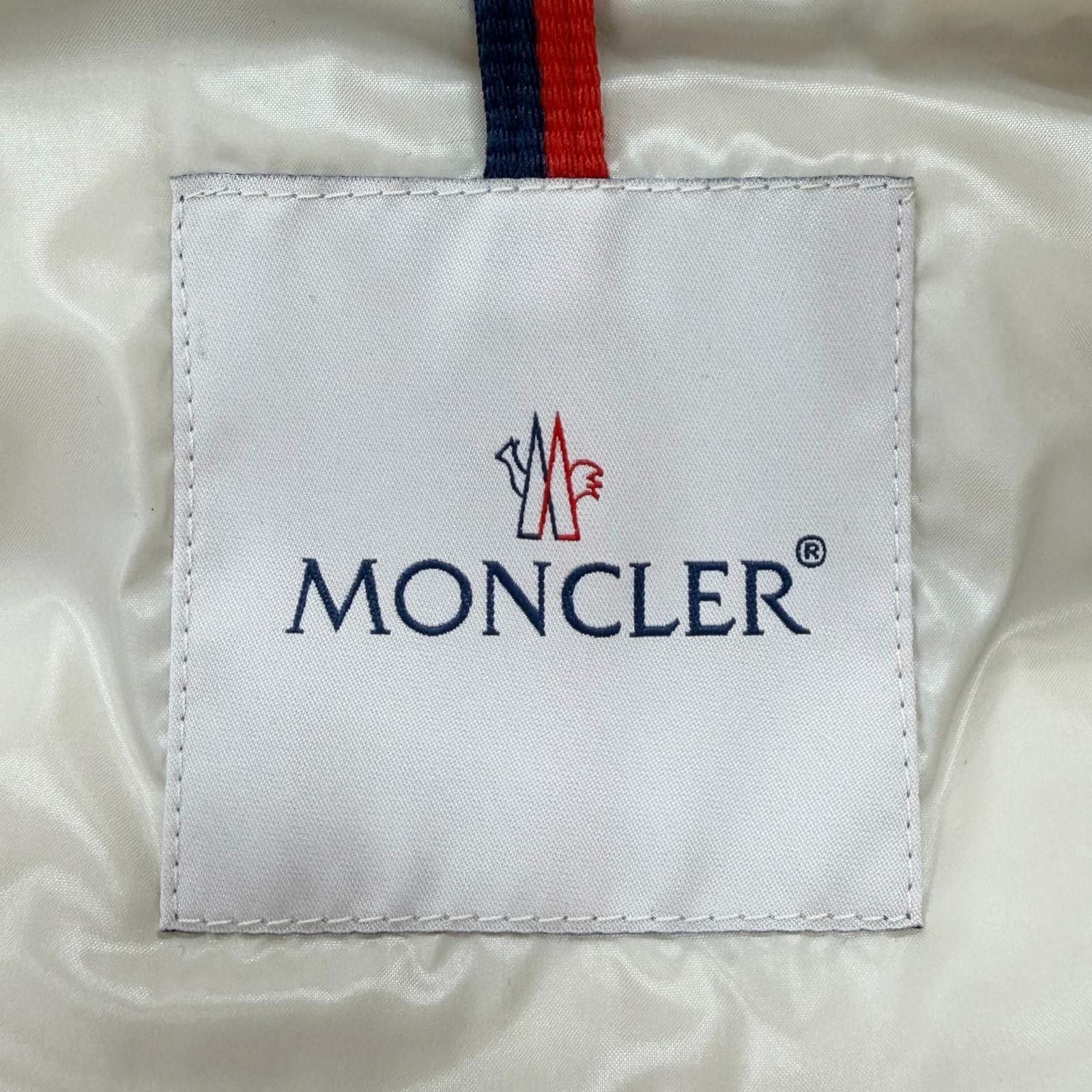 Moncler Moncler Moncler GUICHARD Down Jacket Textile Outerwear H20931A00102 DUTY FREE for USA Size ONE SIZE - 8 Thumbnail