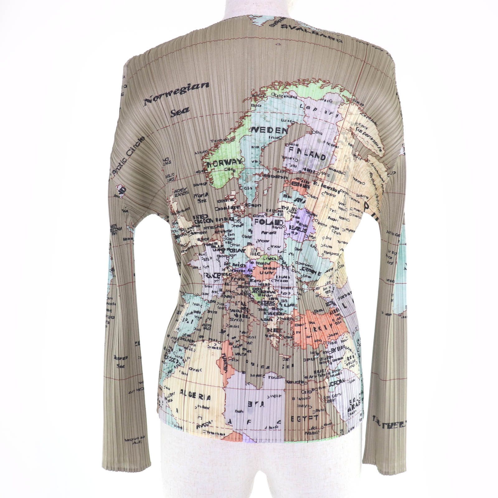 Issey Miyake Issey Miyake Pleats Please World Map Polyester Cardigan Textile Tops PP81-J0594 DUTY FREE for USA Size ONE SIZE - 3 Thumbnail