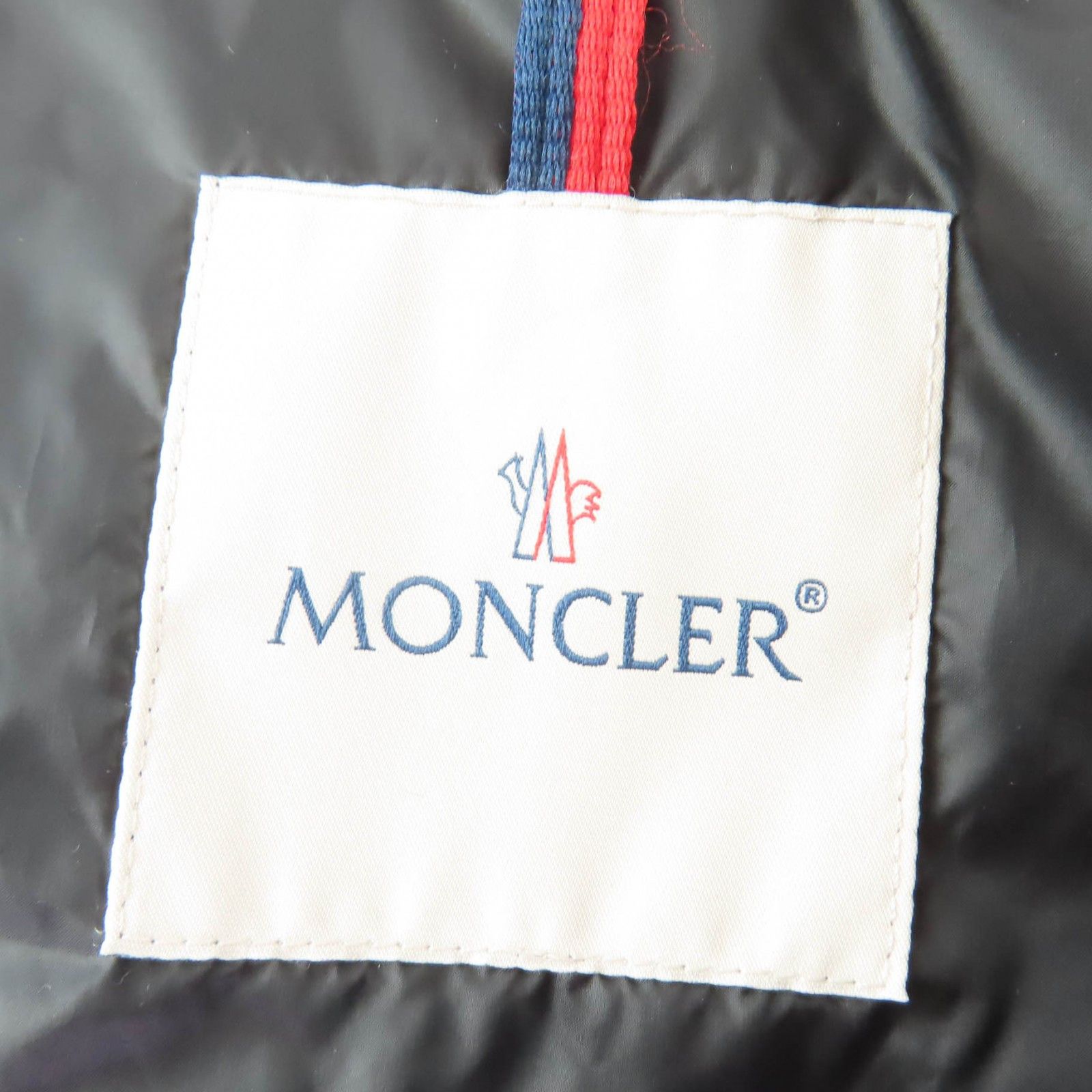 Moncler Moncler Moncler Hermine Nylon Down Coat Textile Outerwear DUTY FREE for USA Size ONE SIZE - 8 Thumbnail