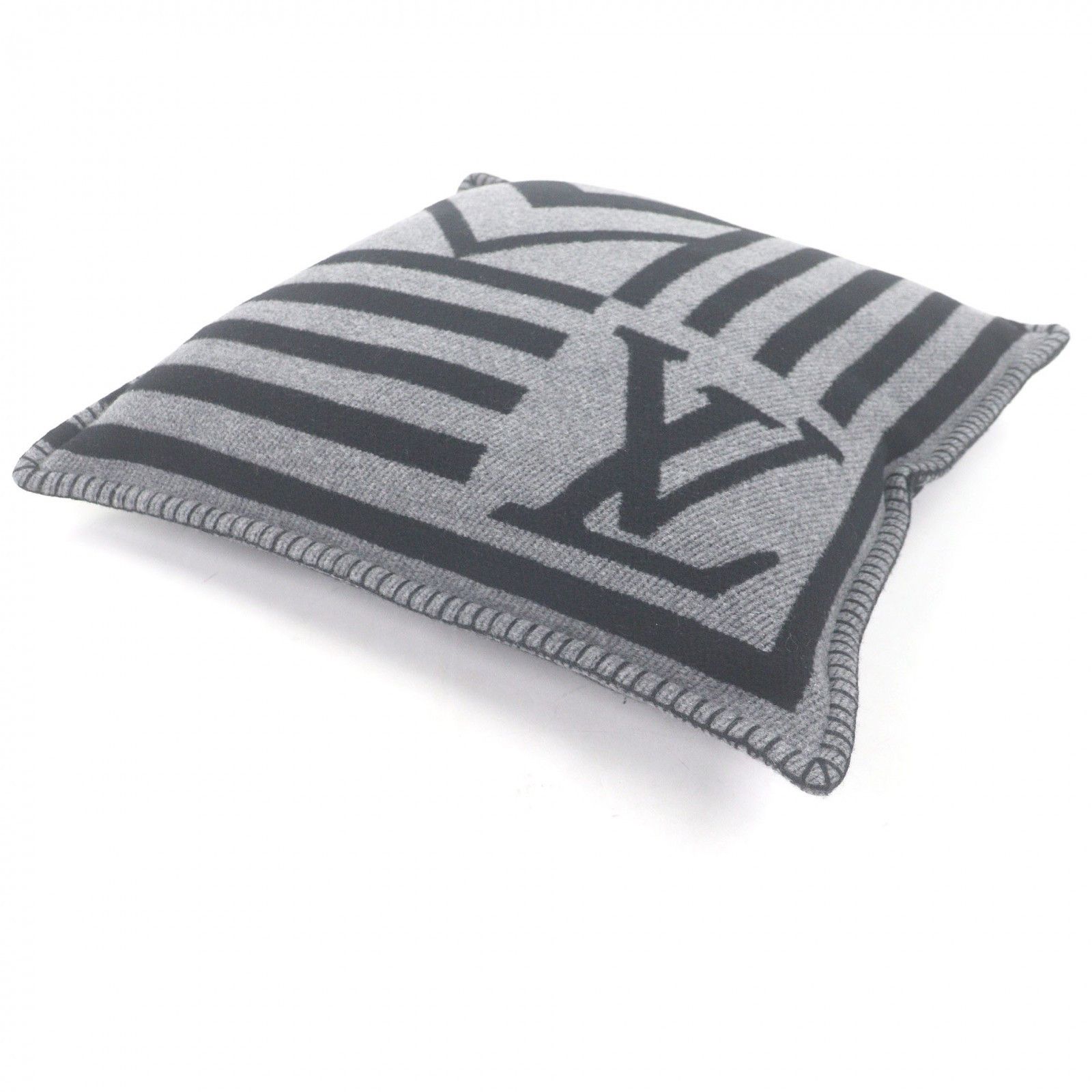 Louis Vuitton Louis Vuitton Louis Vuitton LV Summit Wool Cashmere Cushion Textile Other DUTY FREE for USA Size ONE SIZE - 3 Thumbnail