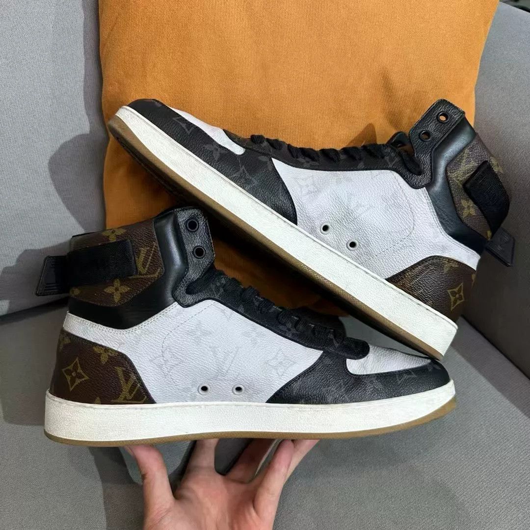 Louis Vuitton Louis Vuitton Hitop Sneakers 10 Men Size US 10 / EU 43 - 5 Thumbnail