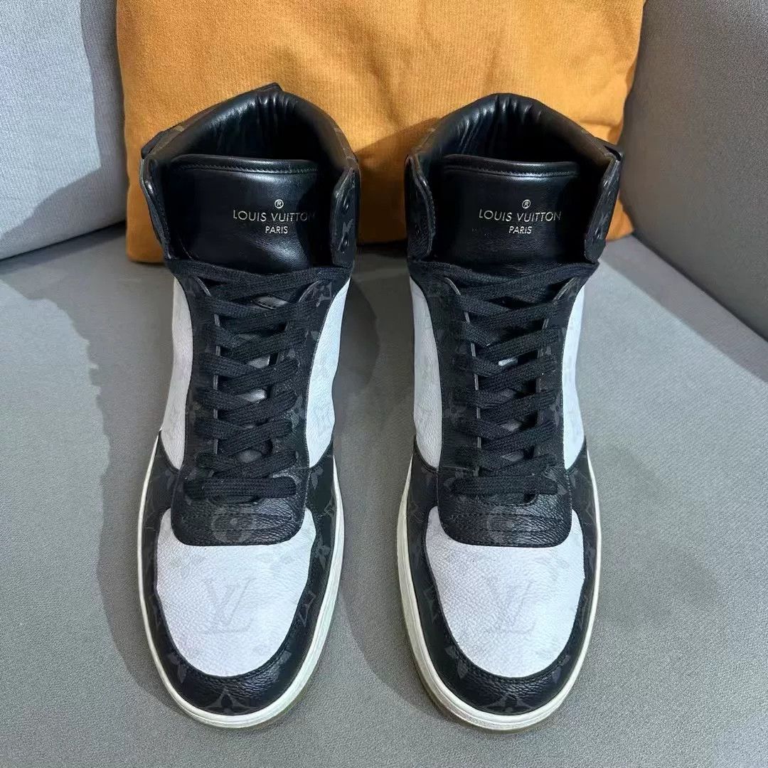 Louis Vuitton Louis Vuitton Hitop Sneakers 10 Men Size US 10 / EU 43 - 2 Thumbnail