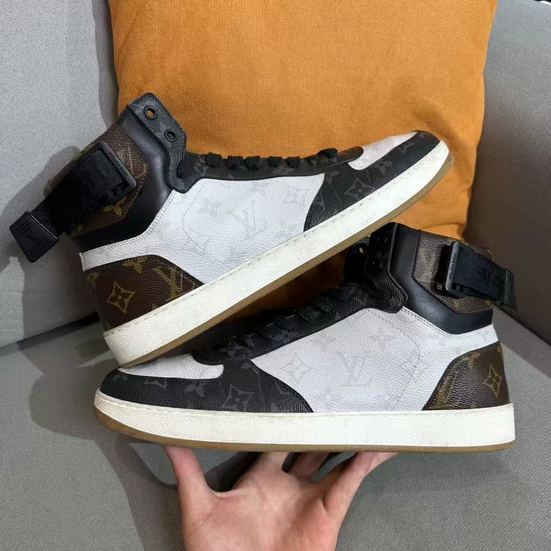 Louis Vuitton Louis Vuitton Hitop Sneakers 10 Men Size US 10 / EU 43 - 6 Thumbnail