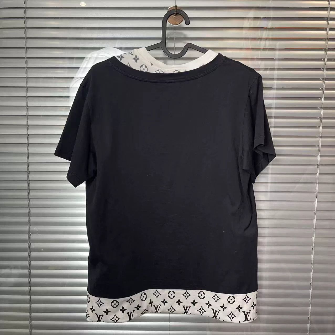 Louis Vuitton Louis Vuitton T-Shirt S Women Size S / US 4 / IT 40 - 2 Thumbnail