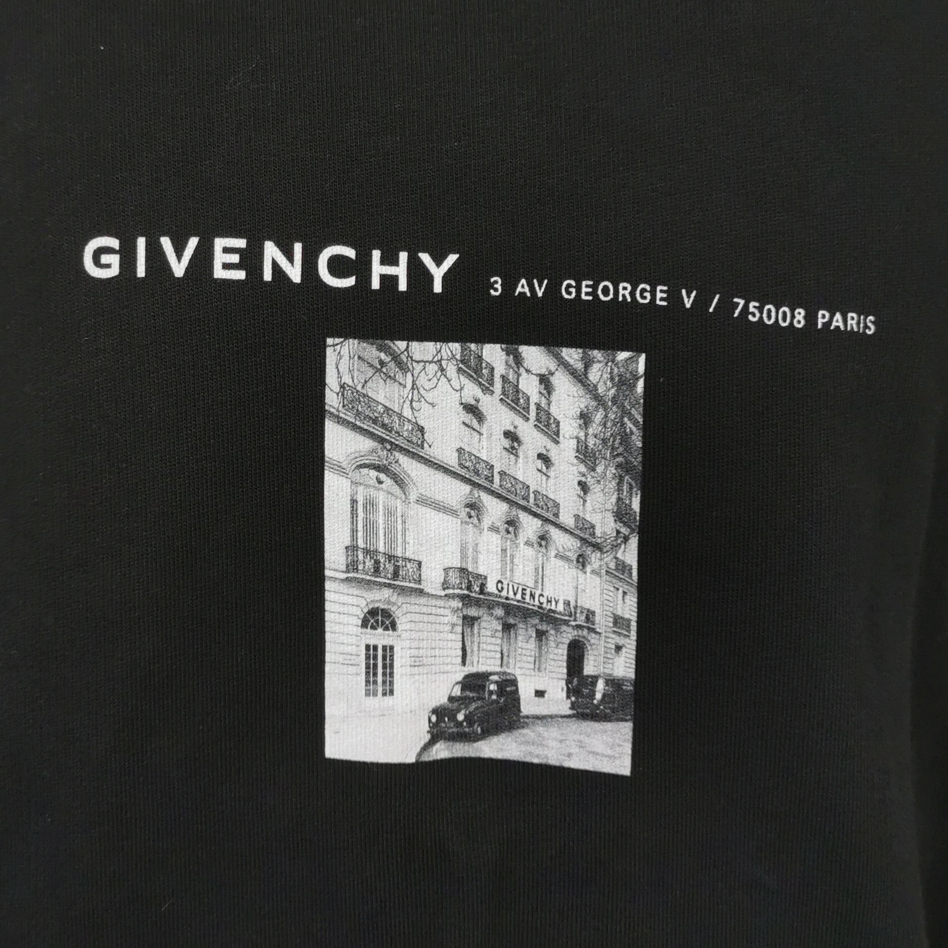 Givenchy Givenchy Logo Graphic Sweatshirt Size XL Size US XL / EU 56 / 4 - 4 Thumbnail