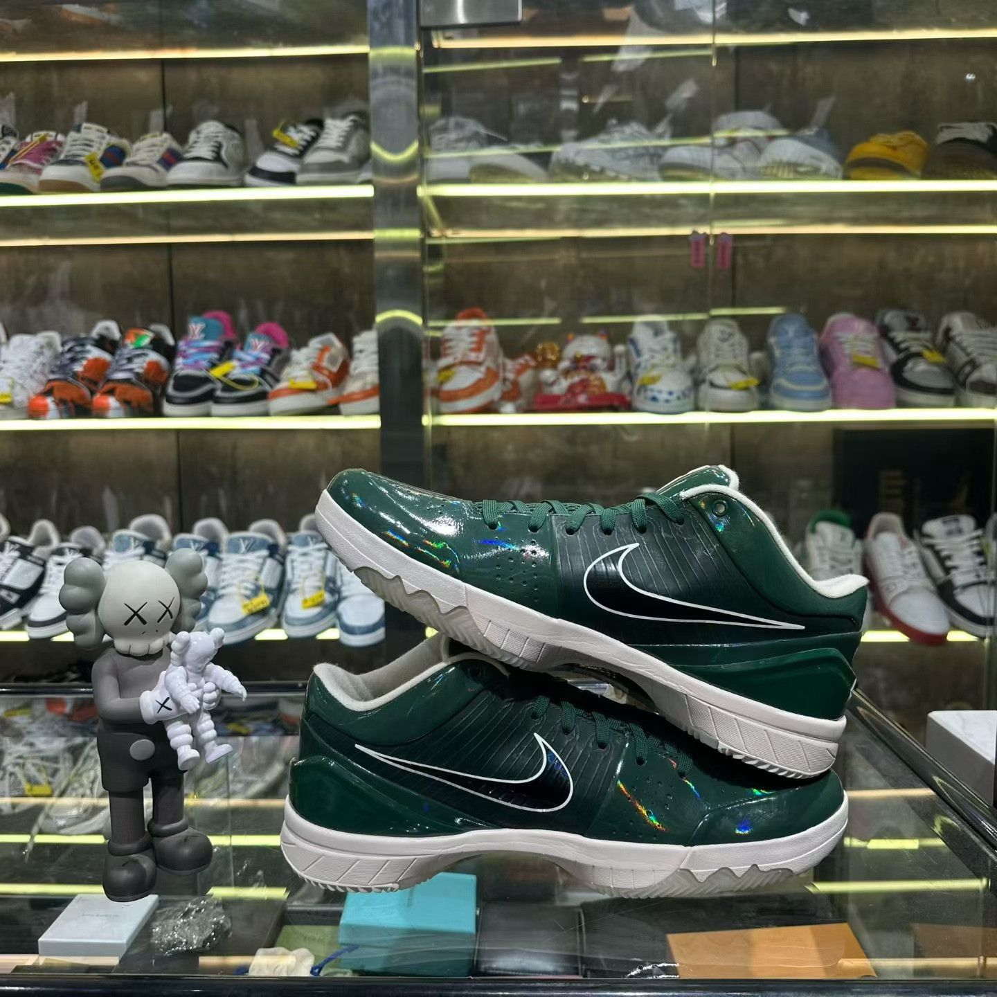 Nike Nike Green Lowtop Sneakers 13 Men Size US 13 / EU 46 - 6 Thumbnail