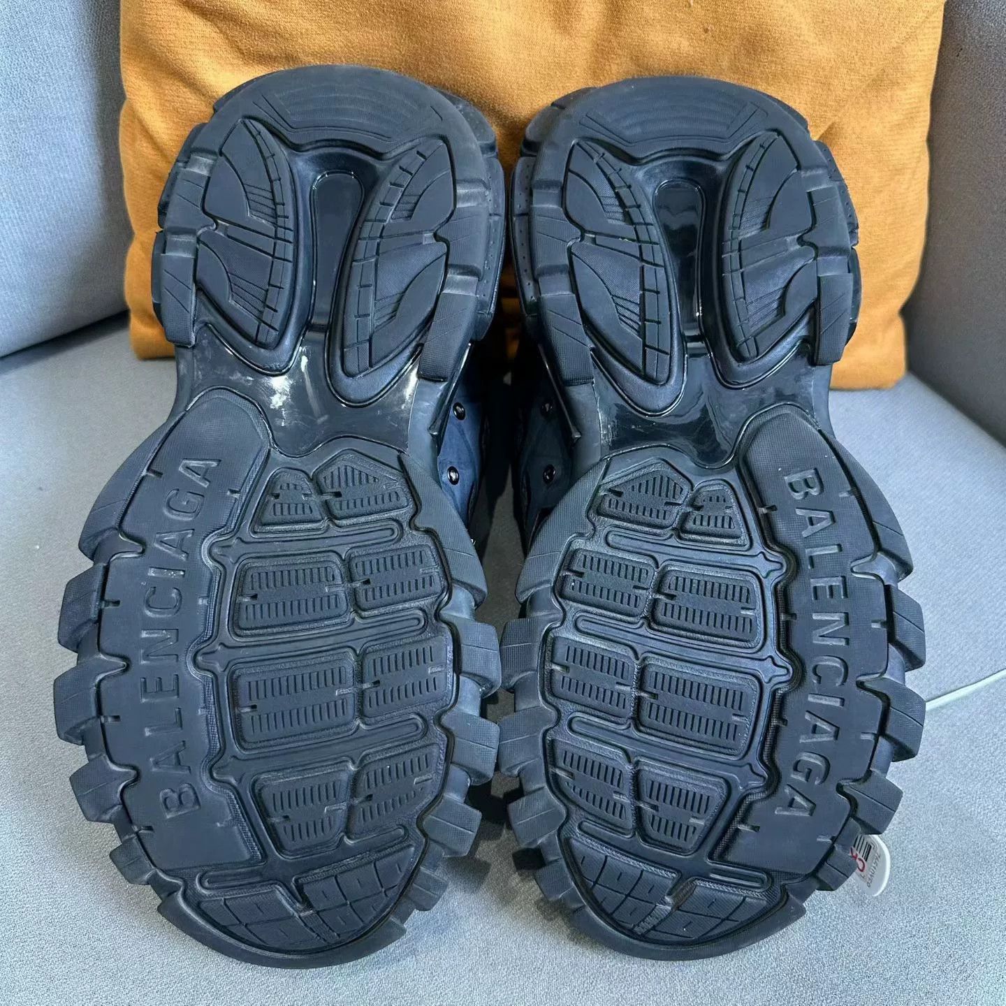 Balenciaga Balenciaga Black Lowtop Sneakers 10 Men Size US 10 / EU 43 - 4 Thumbnail