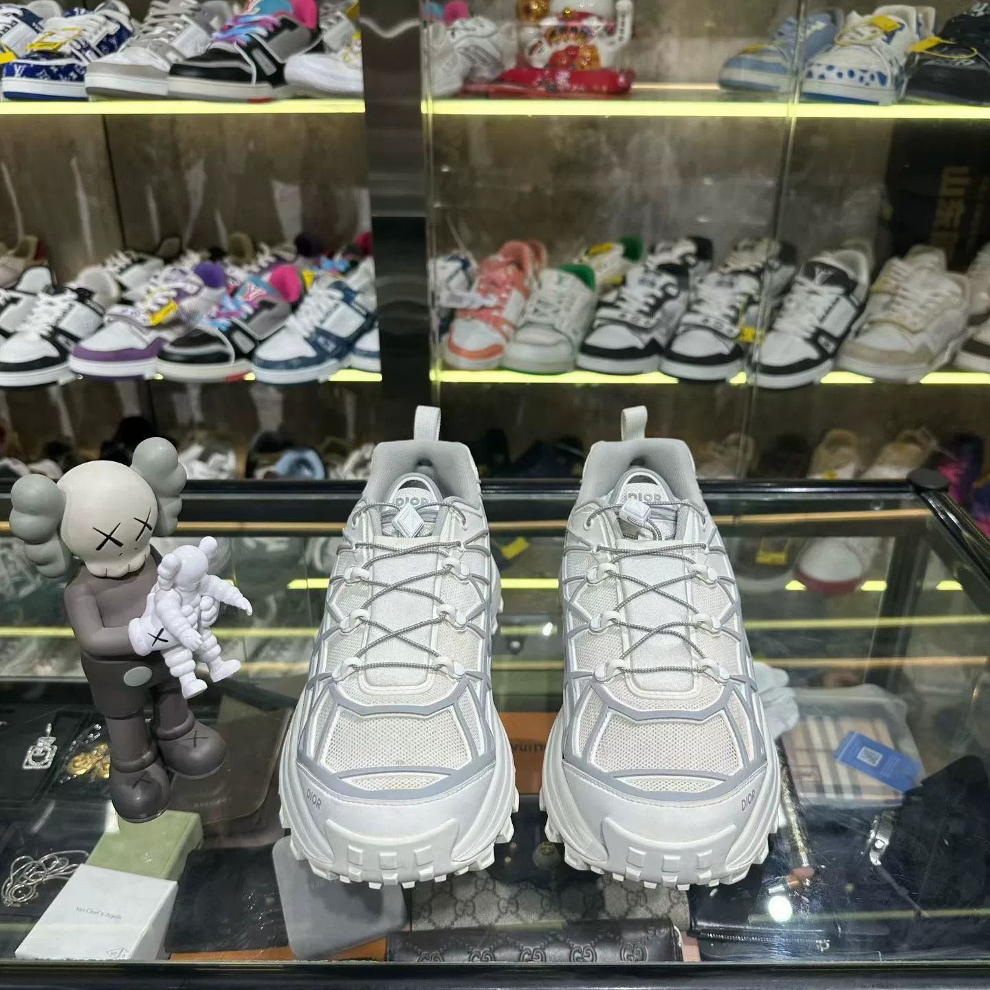 Dior Dior Mesh Graphic White Lowtop Sneakers 9.5 Men Size US 9.5 / EU 42-43 - 2 Thumbnail