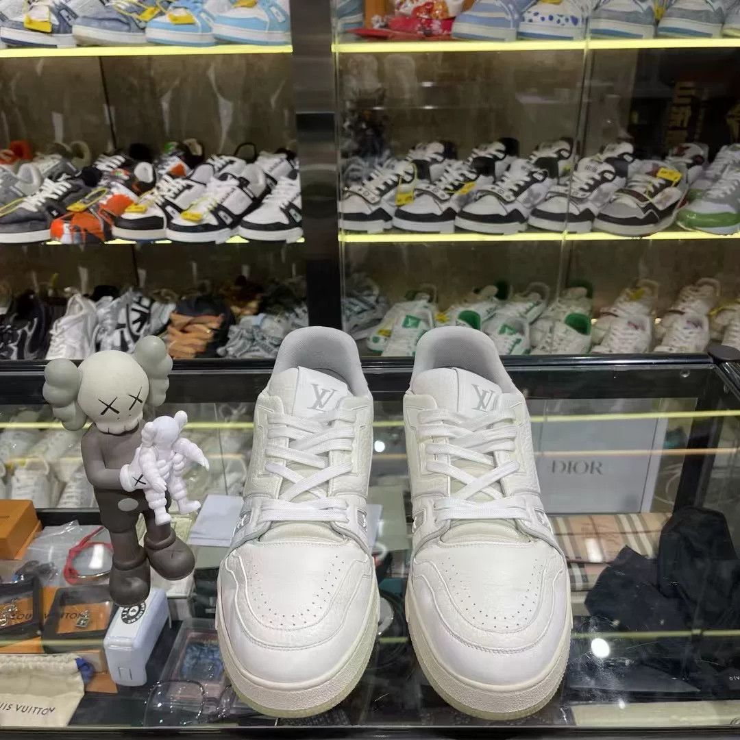 Louis Vuitton Louis Vuitton Training Orange Lowtop Sneakers 9.5 Men Size US 9.5 / EU 42-43 - 2 Thumbnail