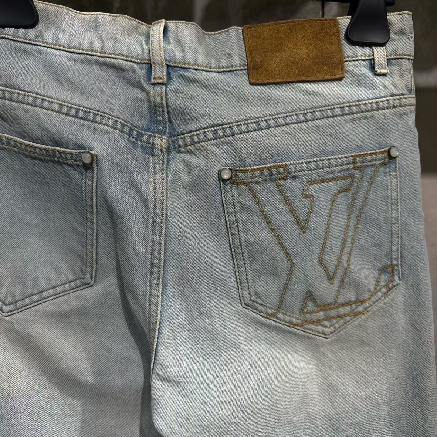 Louis Vuitton Louis Vuitton Retro Embroidered Blue Denim Jeans 34 Men Size US 34 / EU 50 - 5 Thumbnail