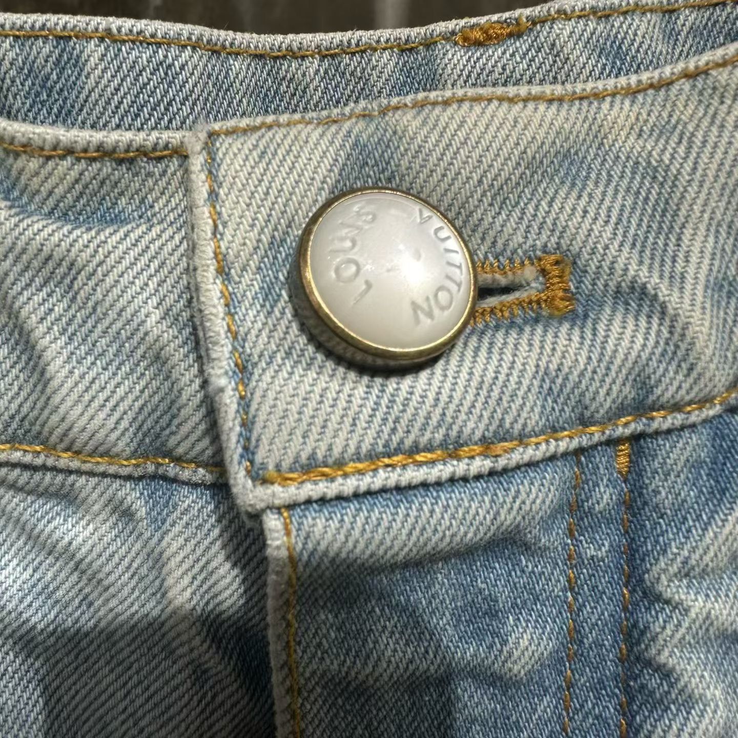 Louis Vuitton Louis Vuitton Retro Embroidered Blue Denim Jeans 34 Men Size US 34 / EU 50 - 4 Thumbnail
