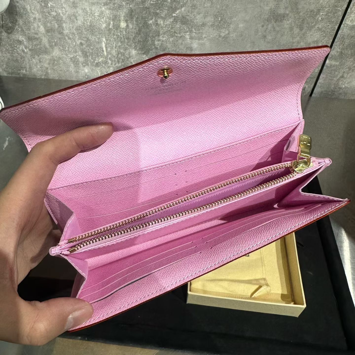 Louis Vuitton Louis Vuitton Collab Multi Wallet one size Men Size ONE SIZE - 7 Thumbnail