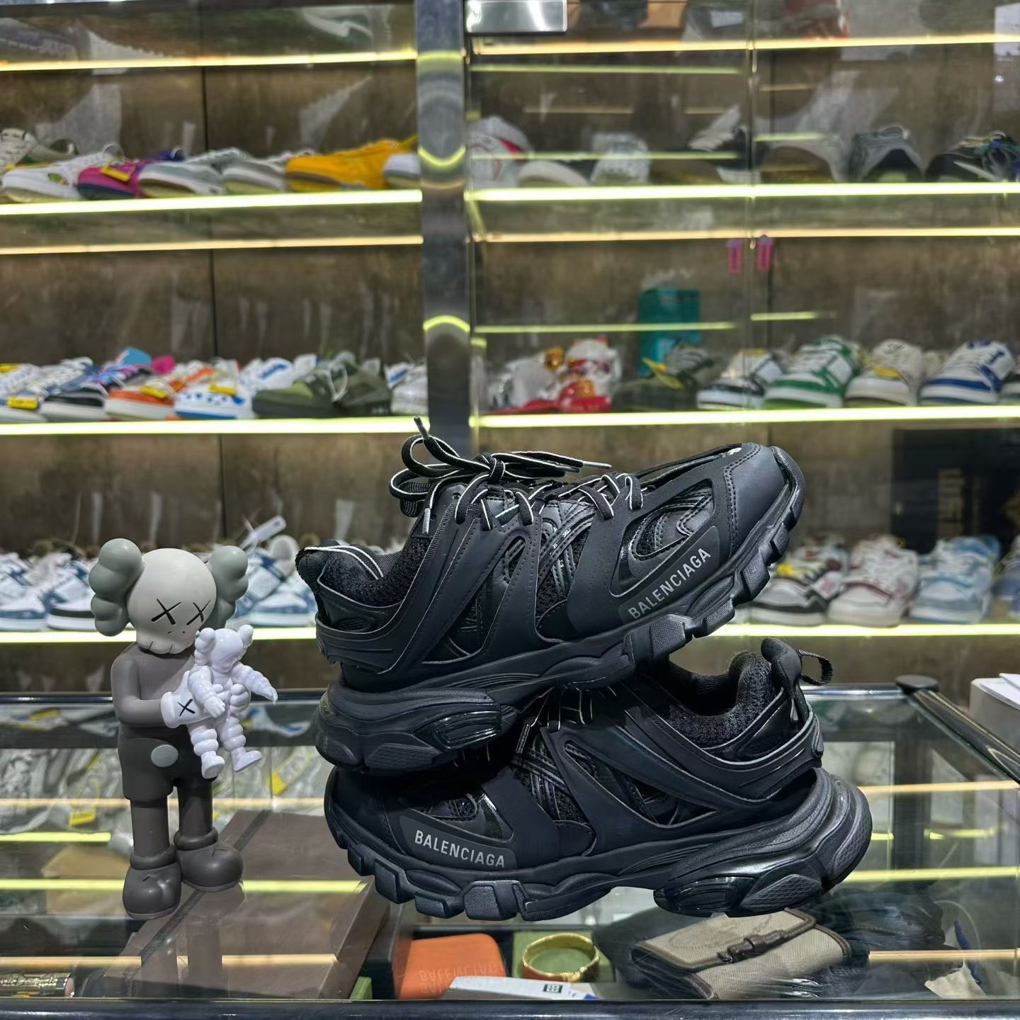 Balenciaga Balenciaga Black Lowtop Sneakers us_8 Women Size US 8 / IT 38 - 5 Thumbnail