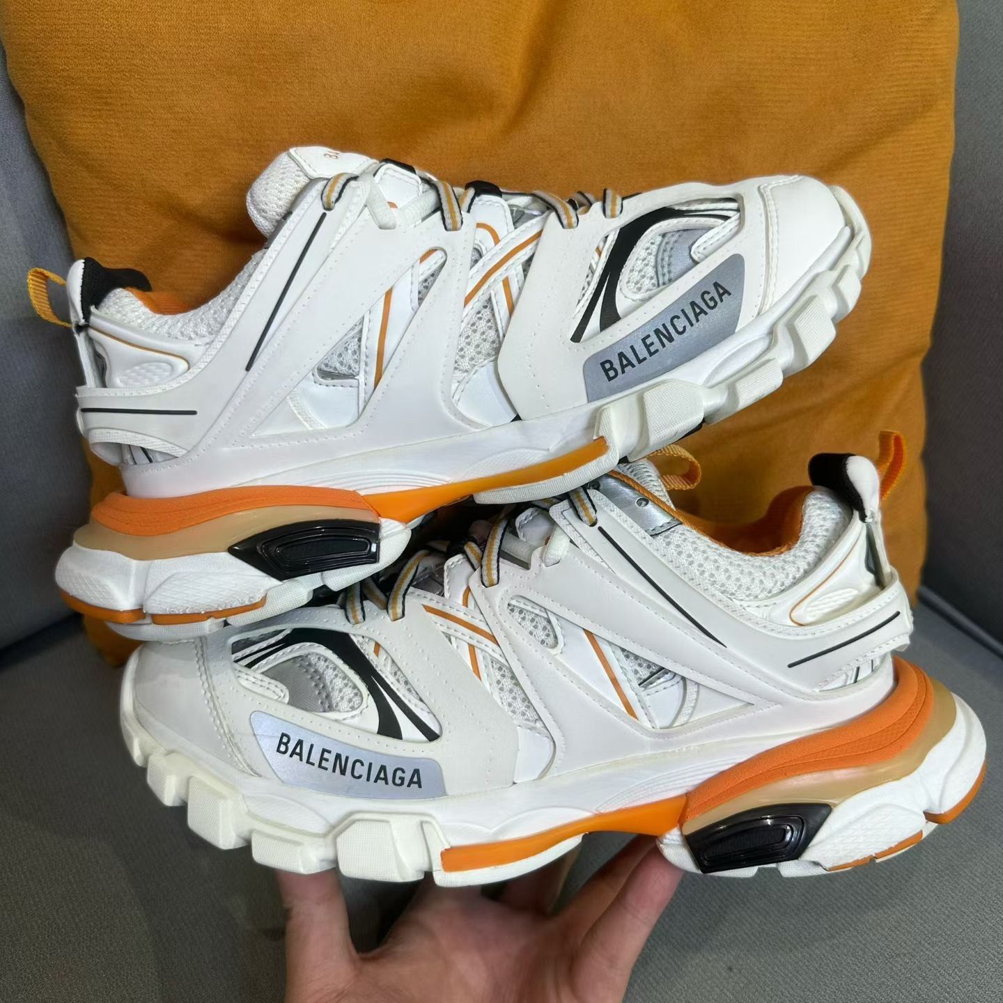 Balenciaga Balenciaga White Lowtop Sneakers us_8 Women Size US 8 / IT 38 - 5 Thumbnail