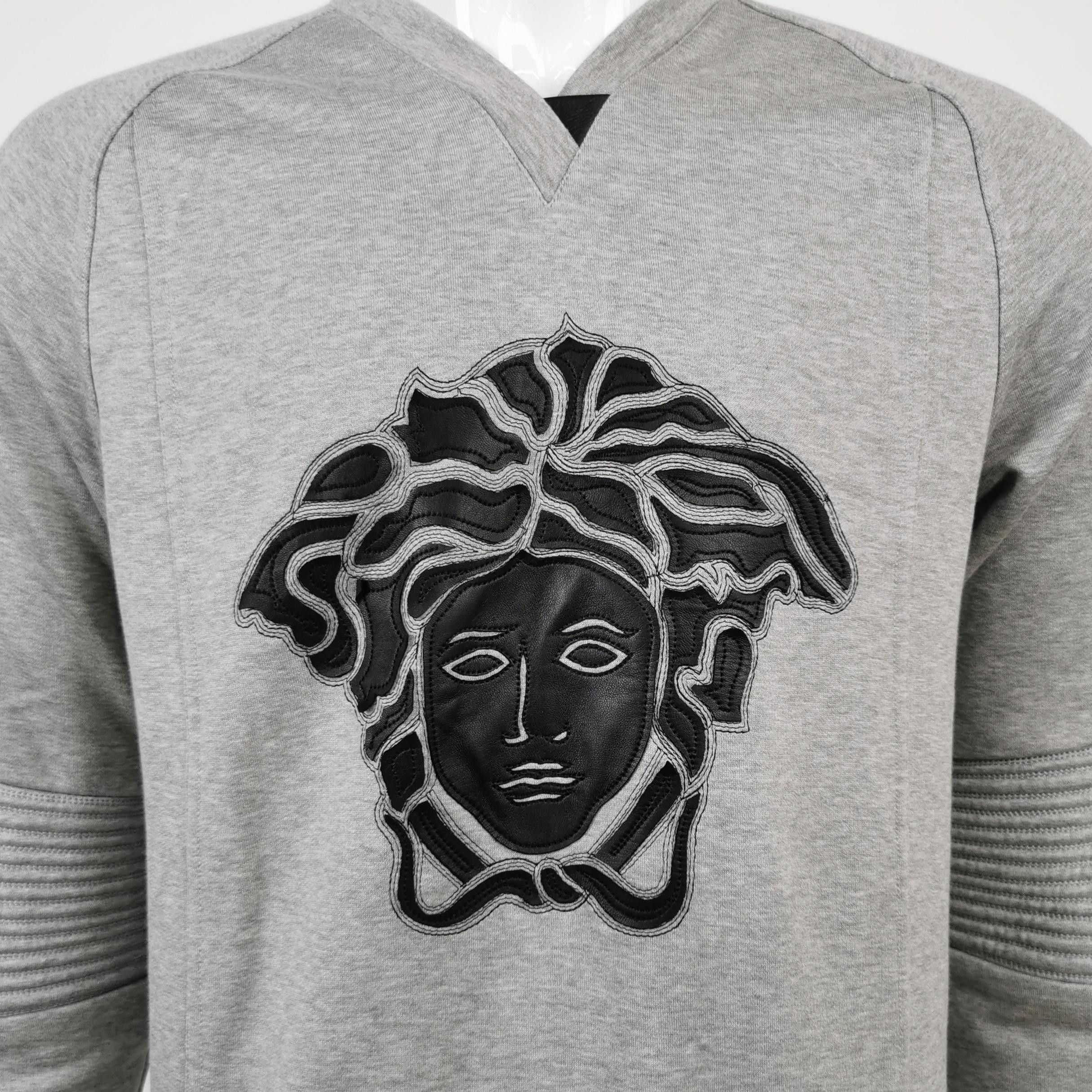 Versace Versace Medusa Leather Patch Sweatshirt S Size US S / EU 44-46 / 1 - 4 Thumbnail