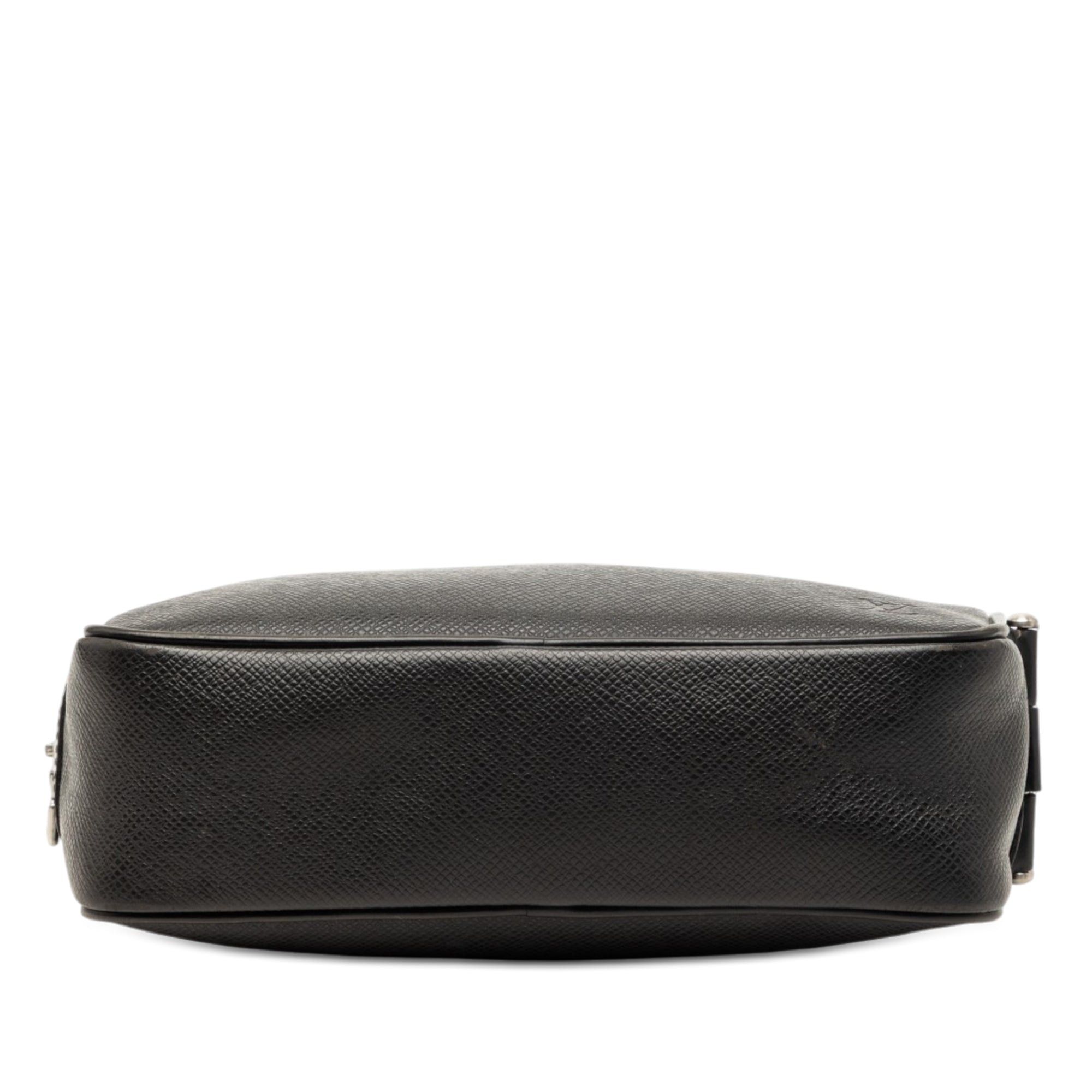 Louis Vuitton Taiga Pochette Kaluga Size ONE SIZE - 3 Thumbnail