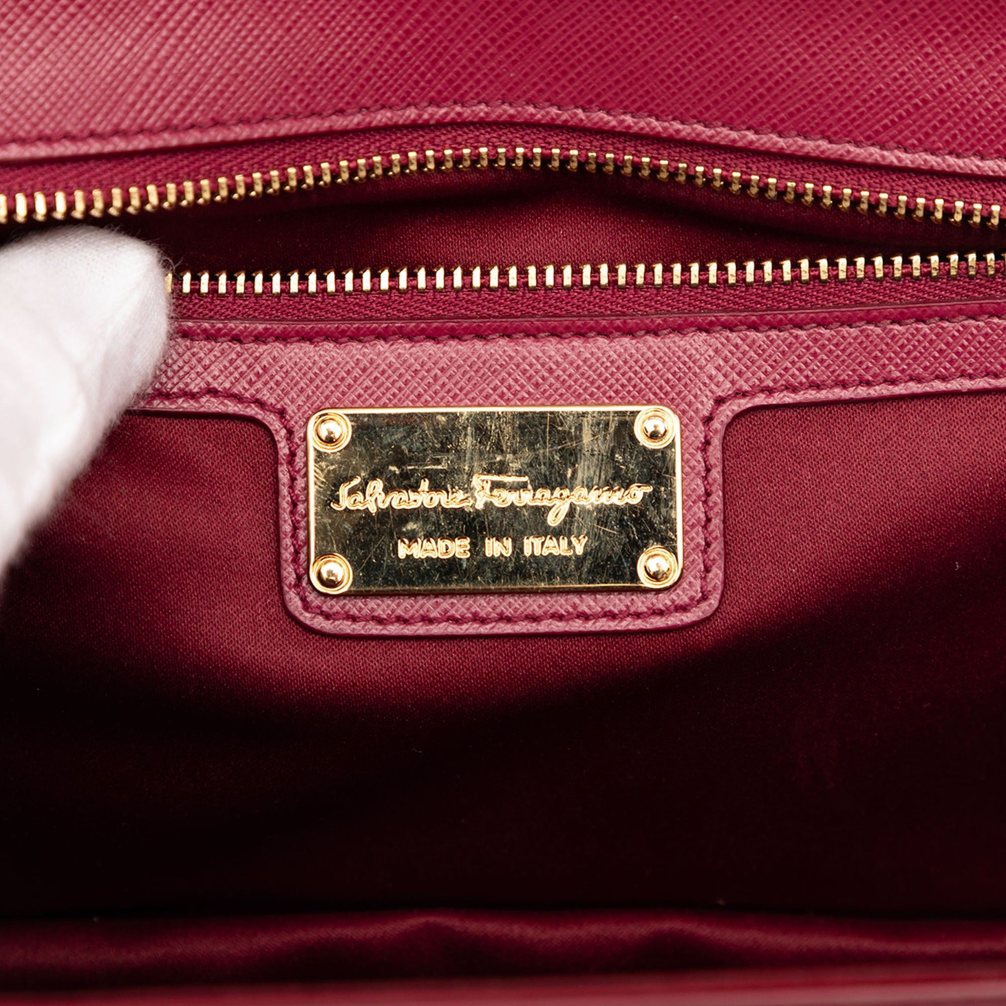 Salvatore Ferragamo Medium Leather Vara Ginny Crossbody Size ONE SIZE - 5 Thumbnail
