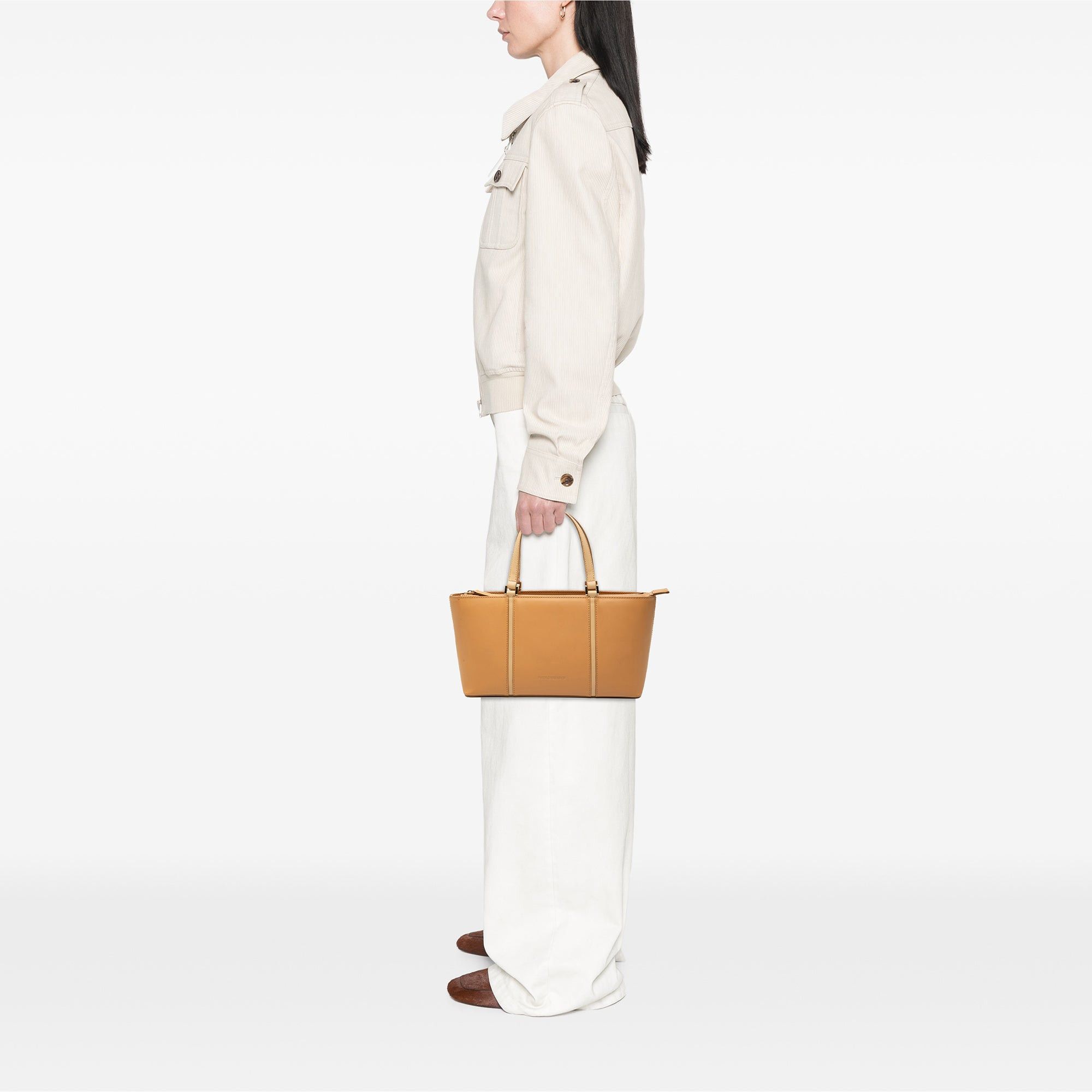 Burberry Leather Tote Size ONE SIZE - 6 Thumbnail