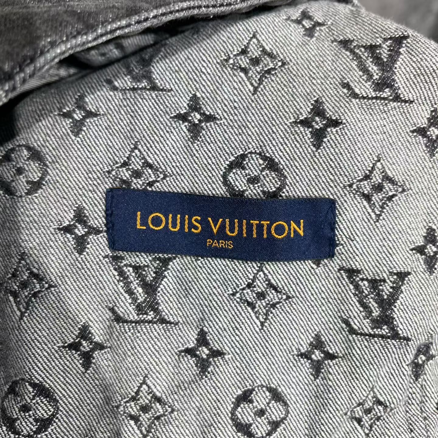 Louis Vuitton Louis Vuitton Black Light Jacket m Men Size US M / EU 48-50 / 2 - 6 Thumbnail