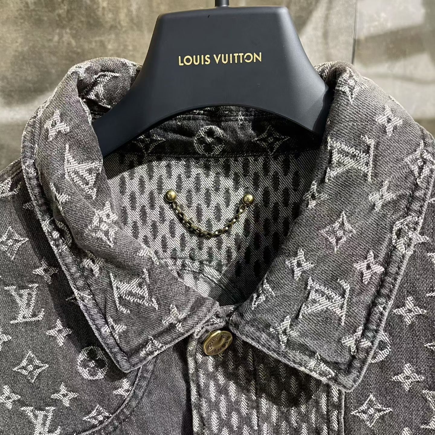 Louis Vuitton Louis Vuitton Black Light Jacket m Men Size US M / EU 48-50 / 2 - 4 Thumbnail