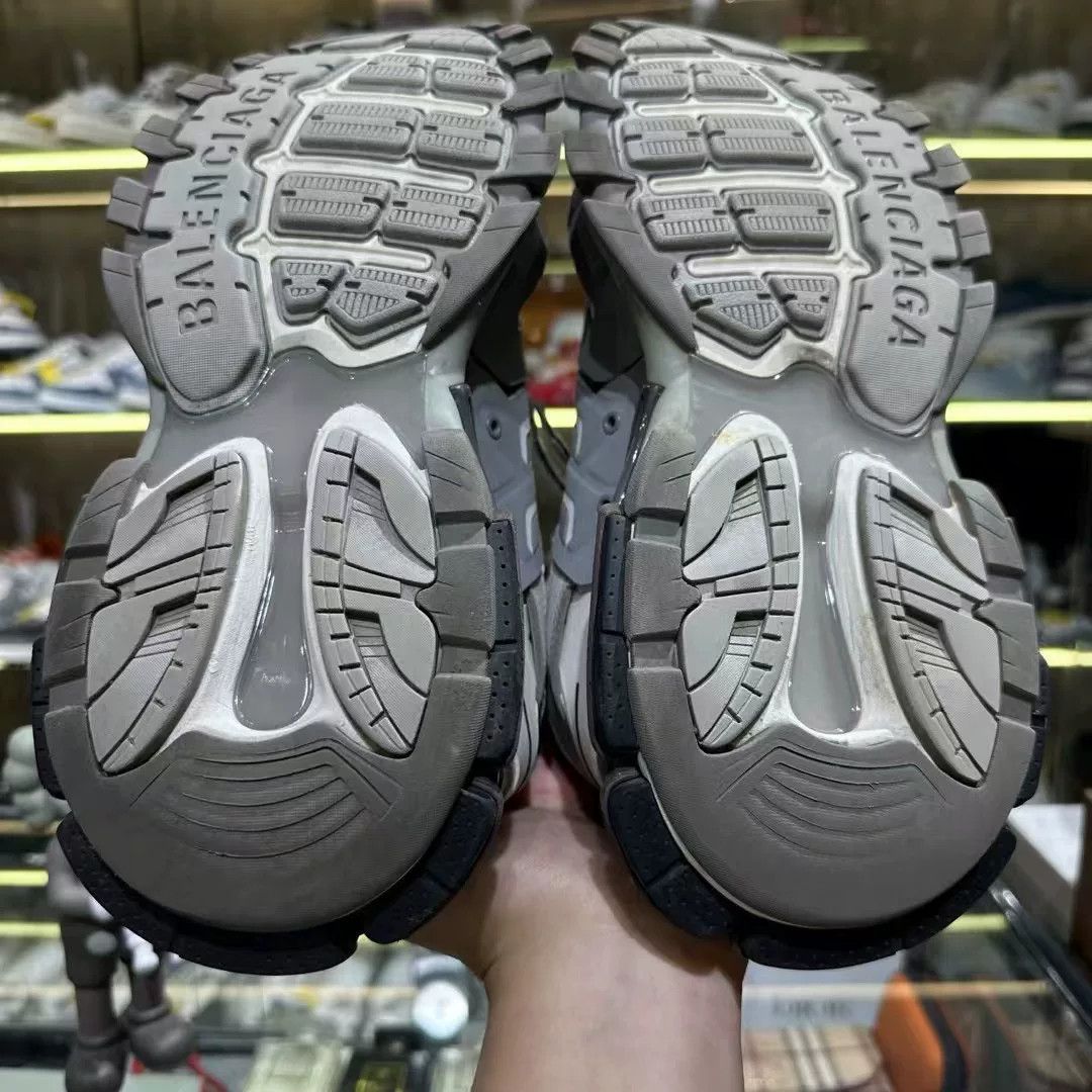 Balenciaga Balenciaga Orange Lowtop Sneakers 8 Men Size US 8 / EU 41 - 7 Thumbnail