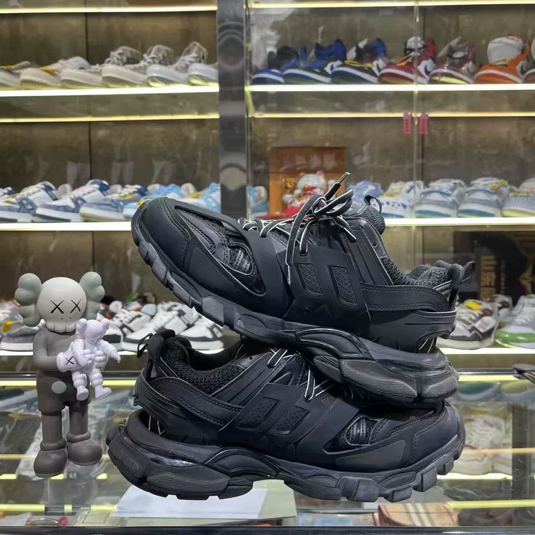Balenciaga Balenciaga Black Lowtop Sneakers 10 Men Size US 10 / EU 43 - 5 Thumbnail