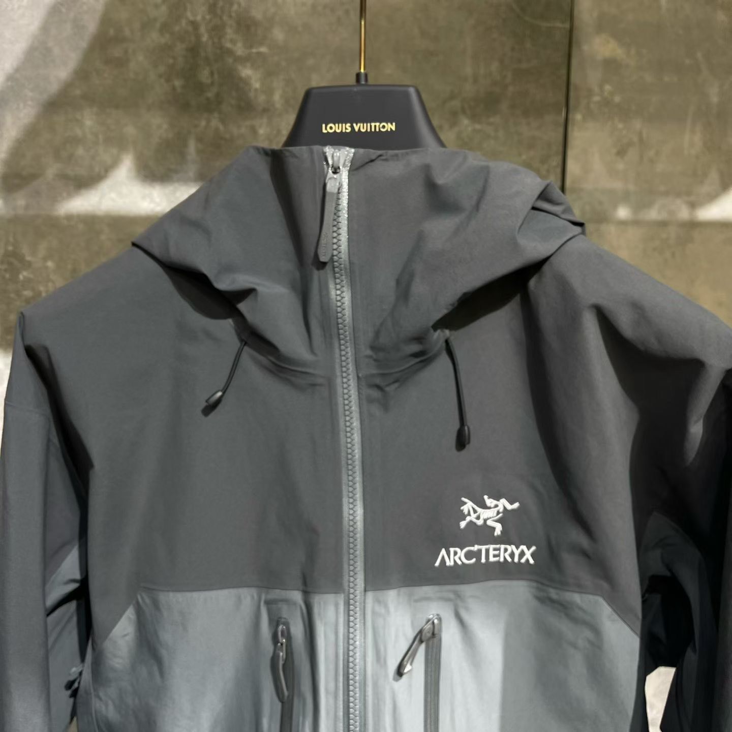 Arc'teryx Arc'teryx Gray Light Jacket l Men Size US L / EU 52-54 / 3 - 3 Thumbnail