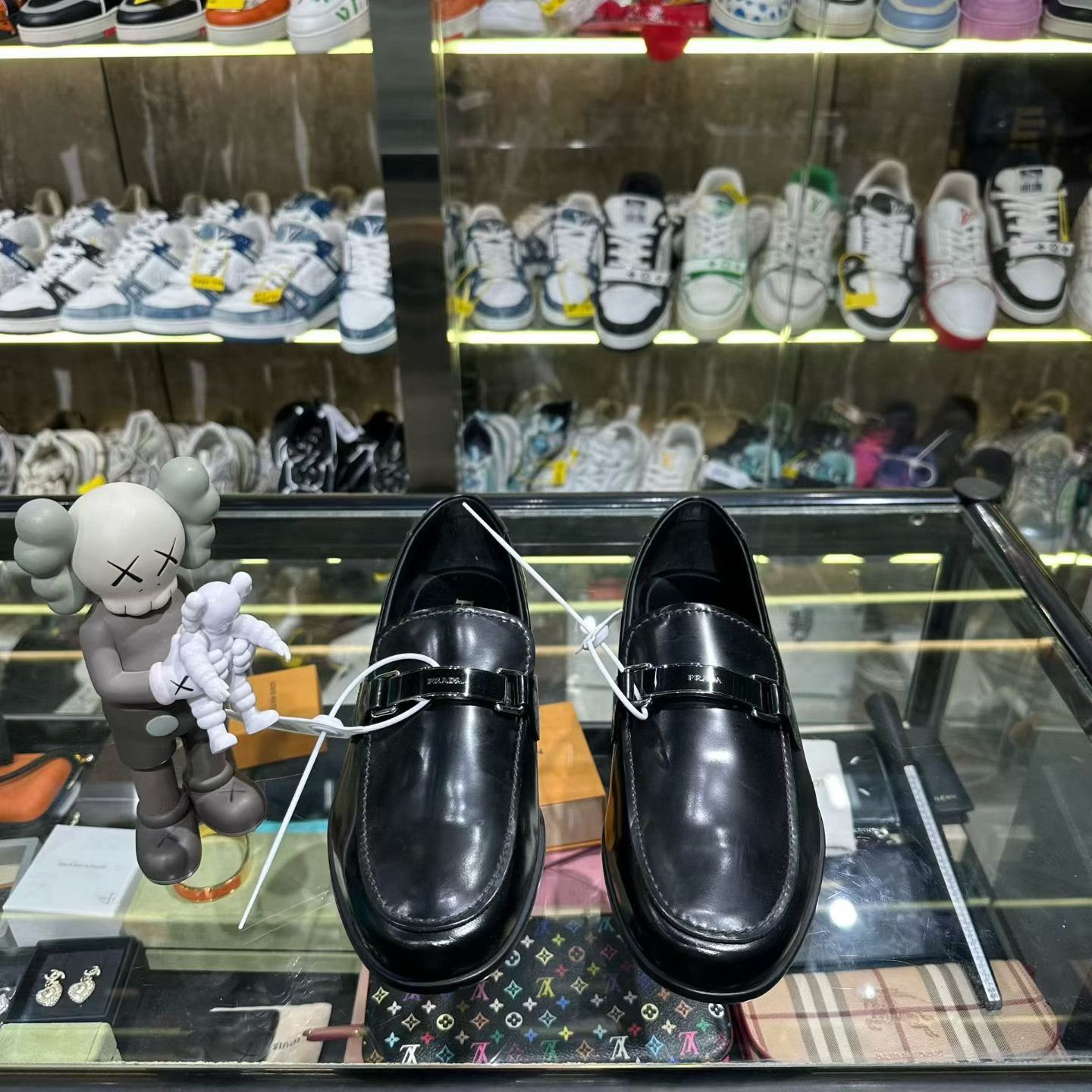 Prada Prada Patent Black Lowtop Sneakers 9.5 Men Size US 9.5 / EU 42-43 - 2 Thumbnail