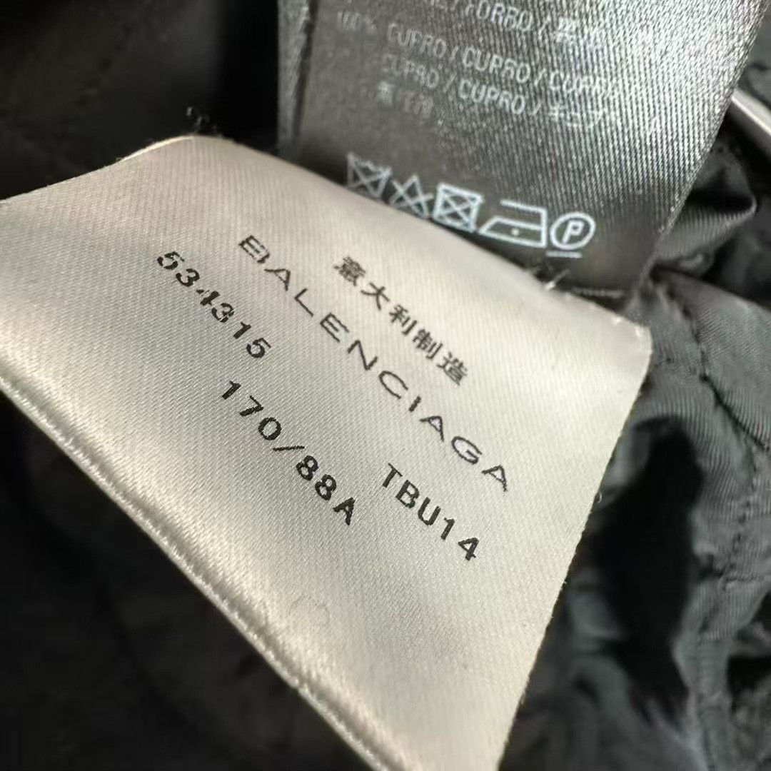 Balenciaga Balenciaga Embroidered Cotton Heavy Coat l Men Size US L / EU 52-54 / 3 - 4 Thumbnail