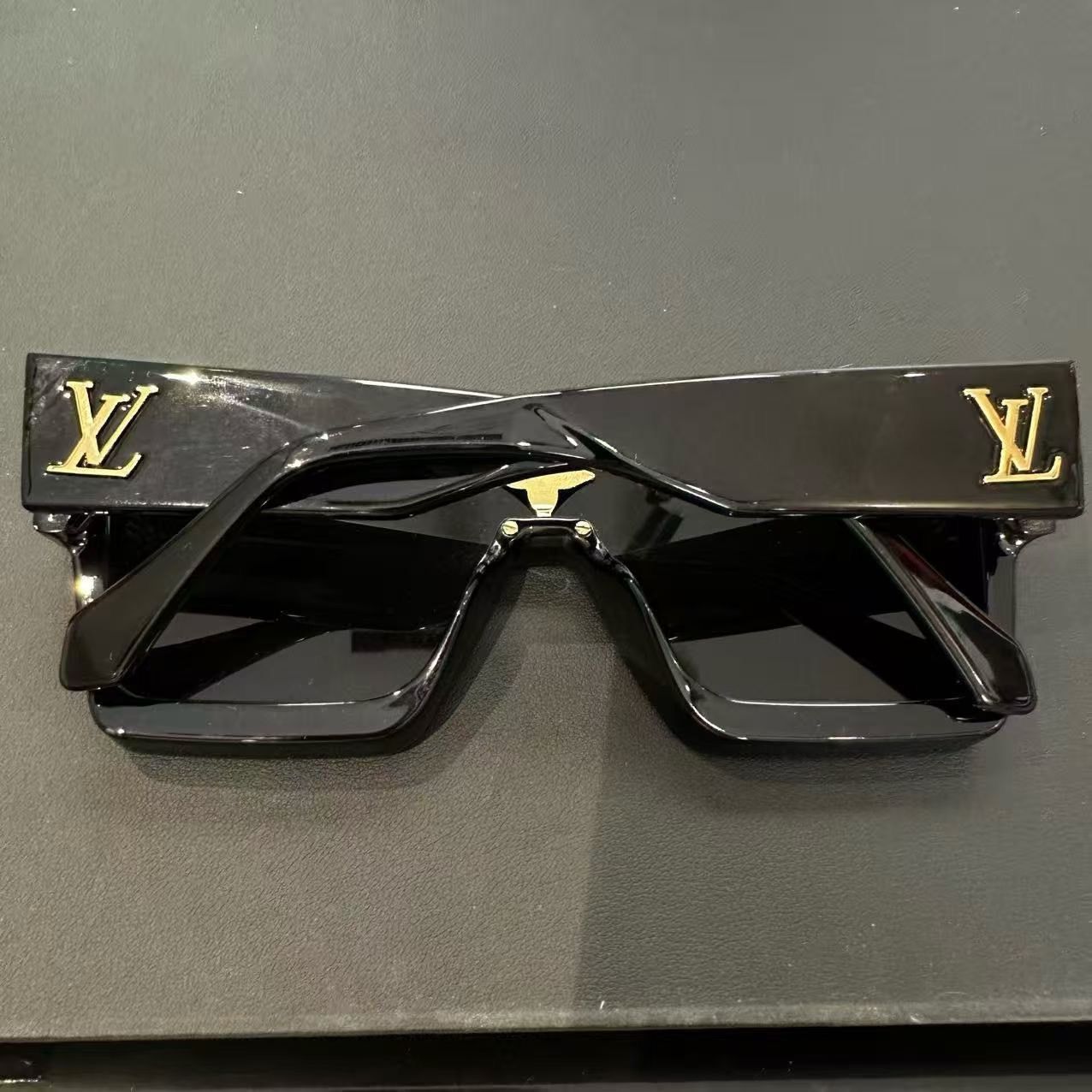 Louis Vuitton Louis Vuitton Sunglasses one size Men Size ONE SIZE - 2 Thumbnail