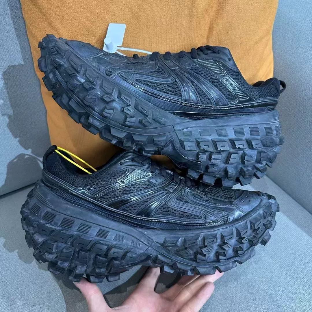 Balenciaga Balenciaga Black Lowtop Sneakers 8 Men Size US 8 / EU 41 - 4 Thumbnail