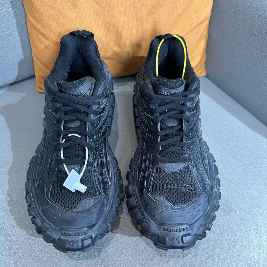 Balenciaga Balenciaga Black Lowtop Sneakers 8 Men Size US 8 / EU 41 - 2 Thumbnail