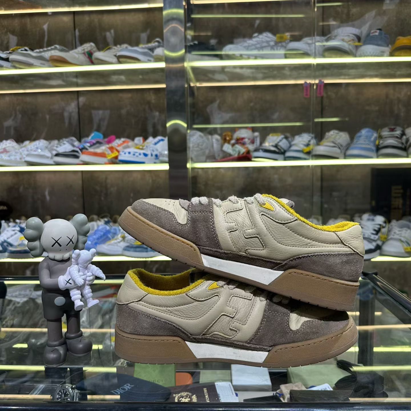 Fendi Fendi Orange Lowtop Sneakers 11 Men Size US 11 / EU 44 - 6 Thumbnail