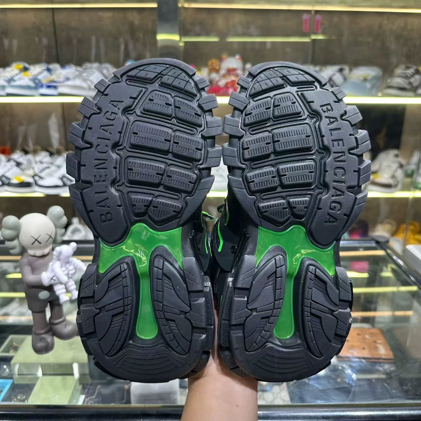Balenciaga Balenciaga Green Lowtop Sneakers us_7 Women Size US 7 / IT 37 - 6 Thumbnail