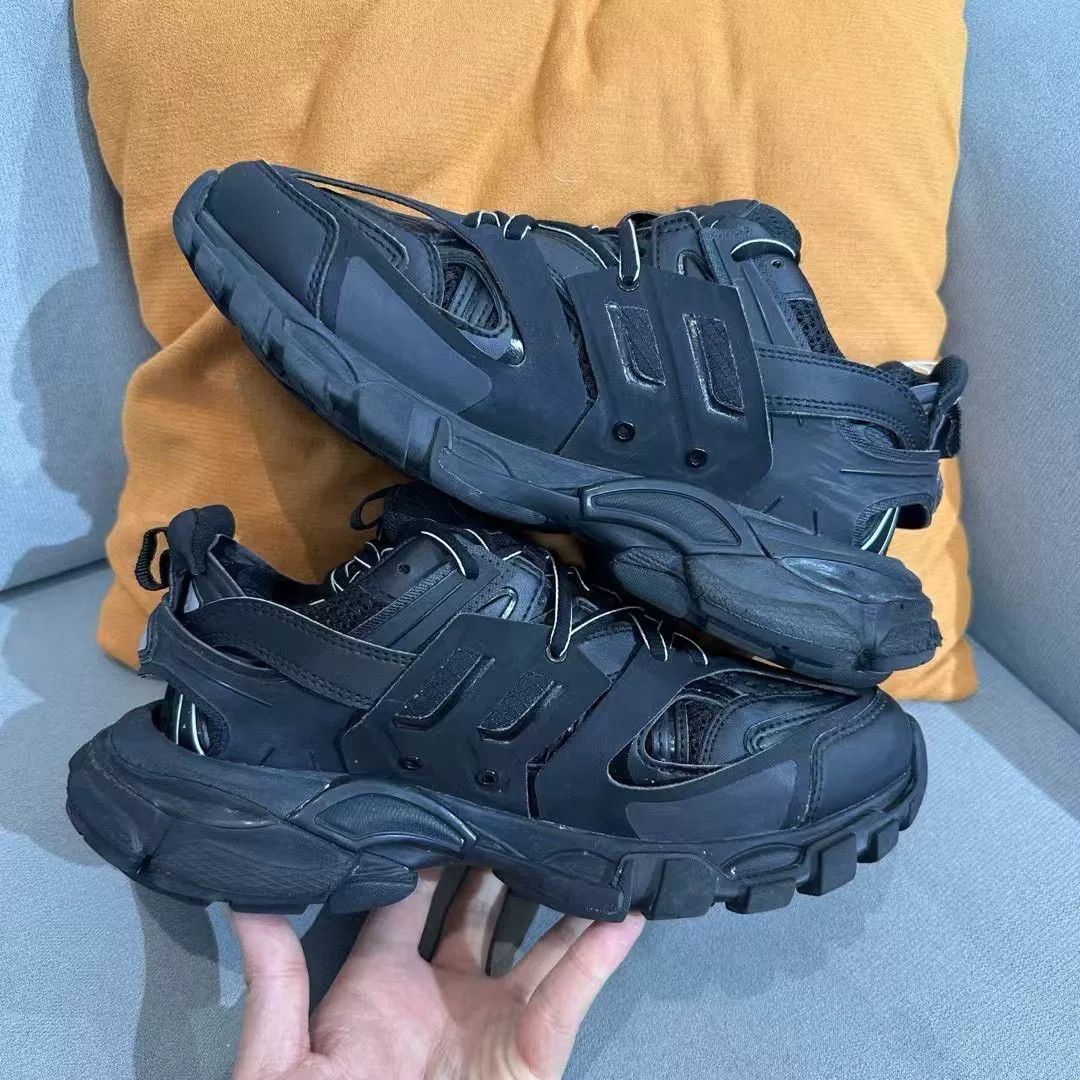 Balenciaga Balenciaga Black Lowtop Sneakers us_7 Women Size US 7 / IT 37 - 4 Thumbnail