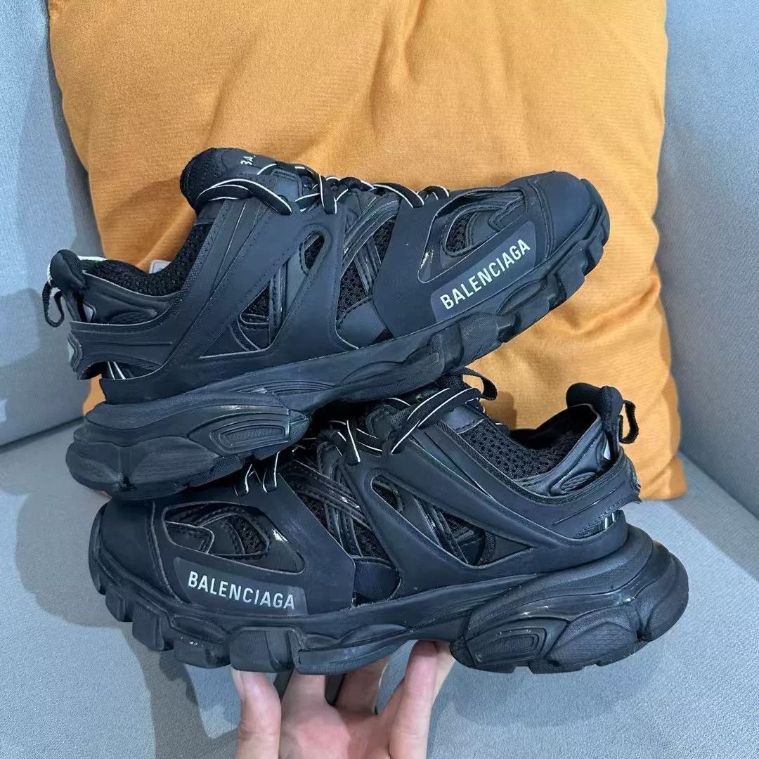 Balenciaga Balenciaga Black Lowtop Sneakers us_7 Women Size US 7 / IT 37 - 5 Thumbnail