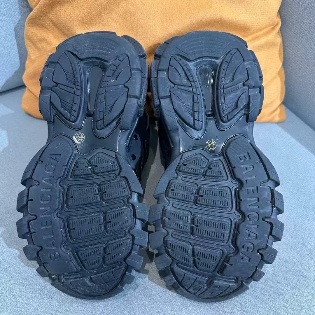 Balenciaga Balenciaga Black Lowtop Sneakers us_7 Women Size US 7 / IT 37 - 6 Thumbnail