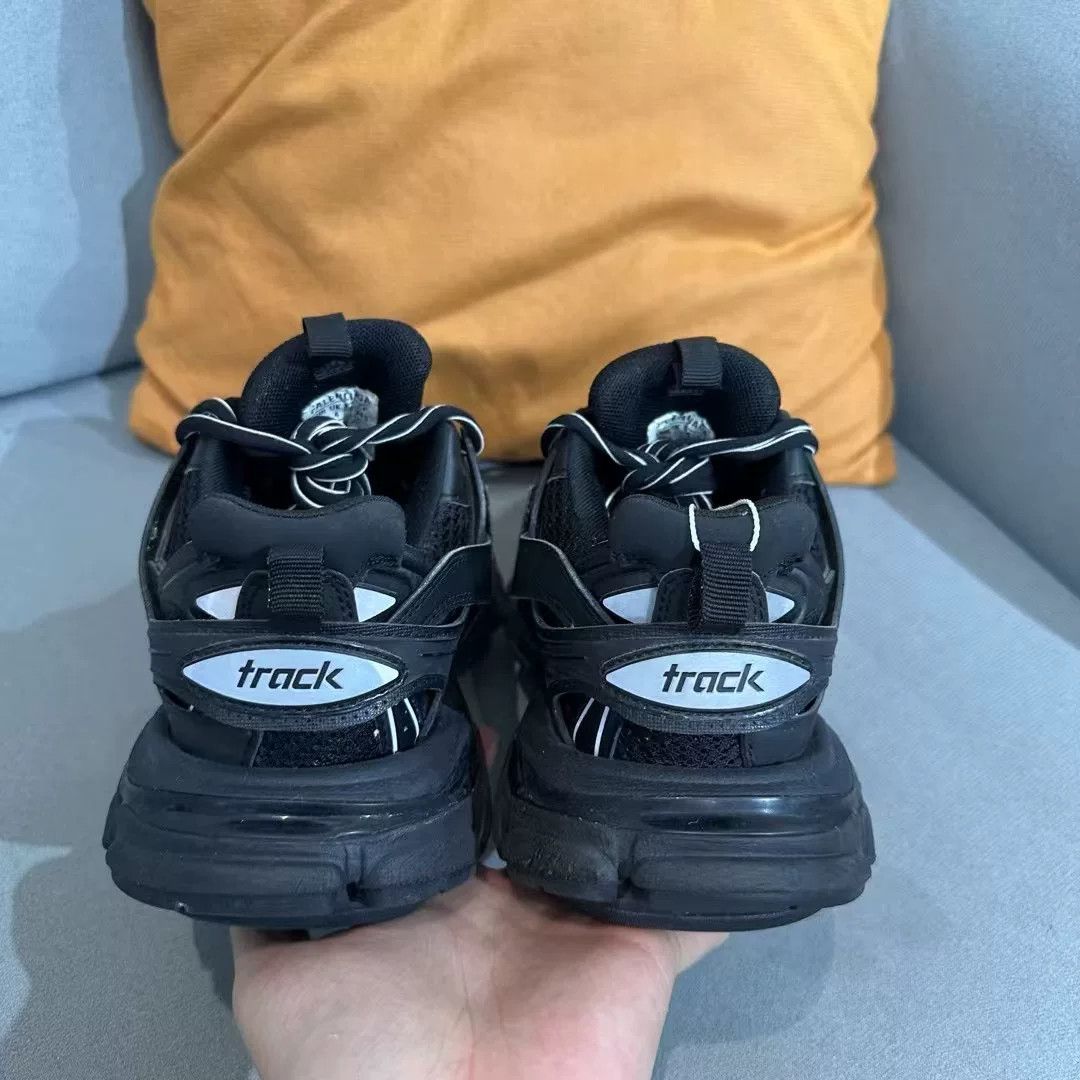 Balenciaga Balenciaga Black Lowtop Sneakers us_7 Women Size US 7 / IT 37 - 3 Thumbnail