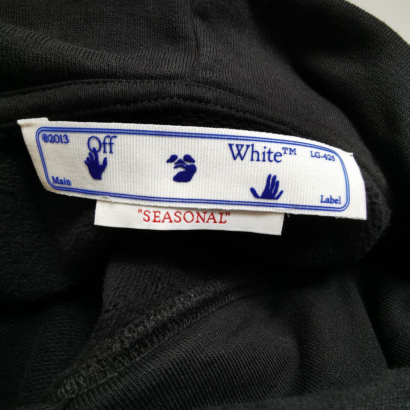 Off-White Off-White Globe Graphic Hoodie Size L Size US L / EU 52-54 / 3 - 7 Thumbnail