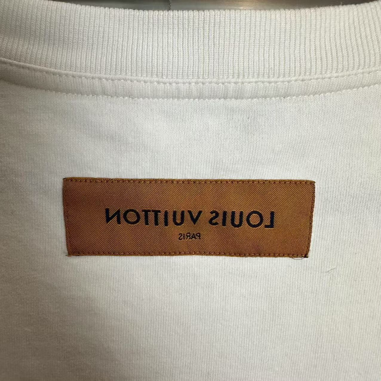 Louis Vuitton Louis Vuitton White T-Shirt m Men Size US M / EU 48-50 / 2 - 6 Thumbnail