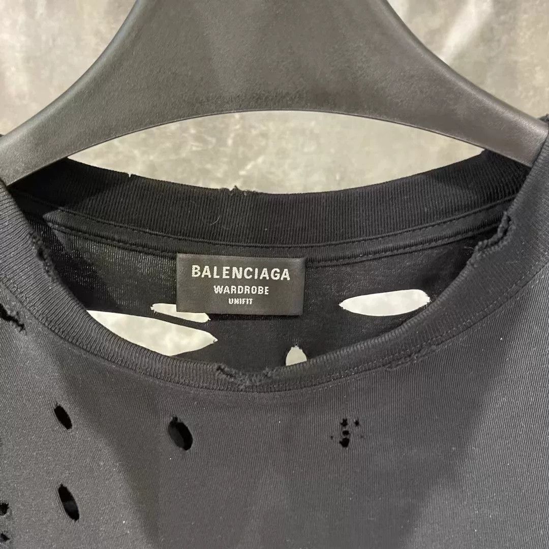 Balenciaga Balenciaga Distressed T-Shirt s Men Size US S / EU 44-46 / 1 - 3 Thumbnail