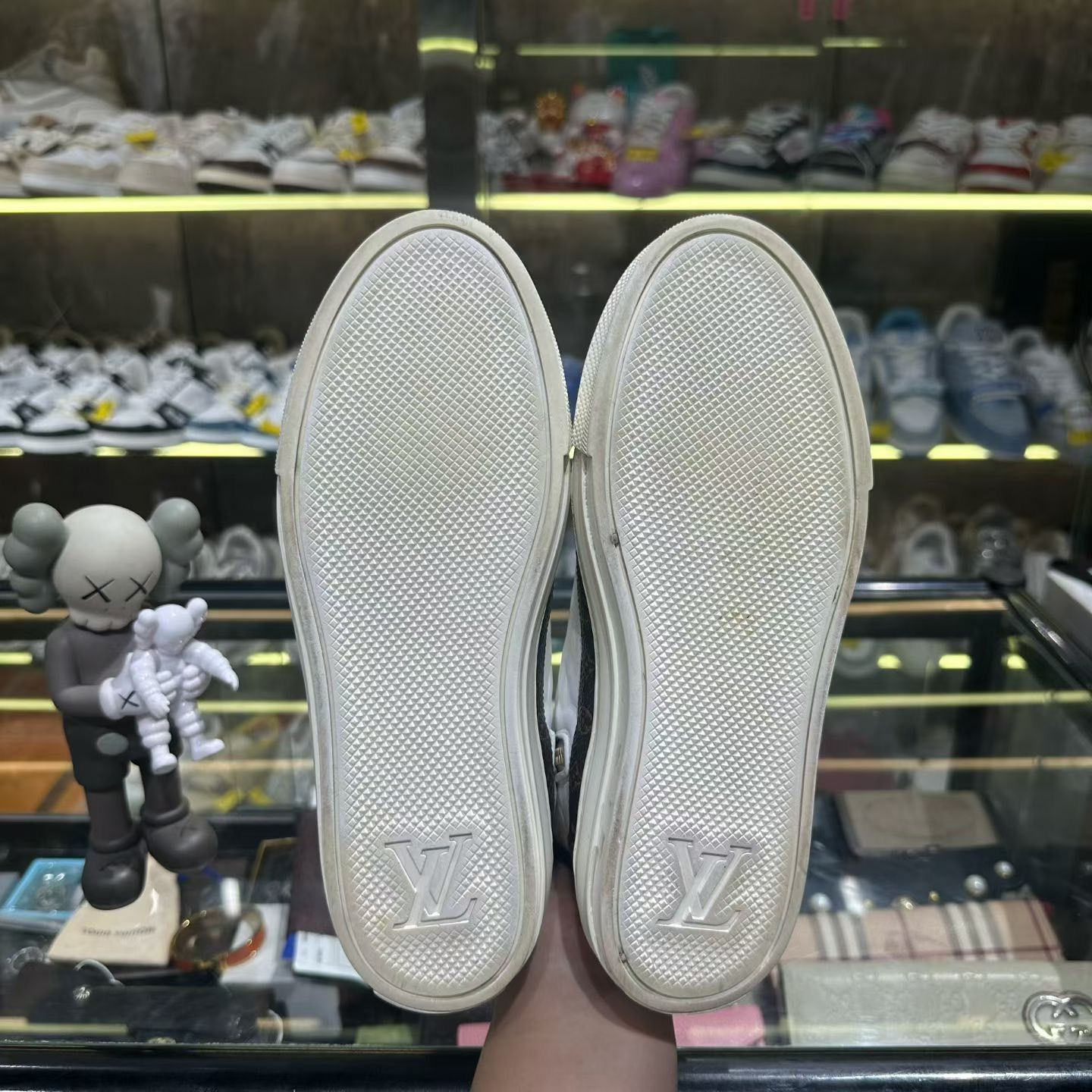 Louis Vuitton Louis Vuitton Multi Lowtop Sneakers us_6 Women Size US 6 / IT 36 - 6 Thumbnail