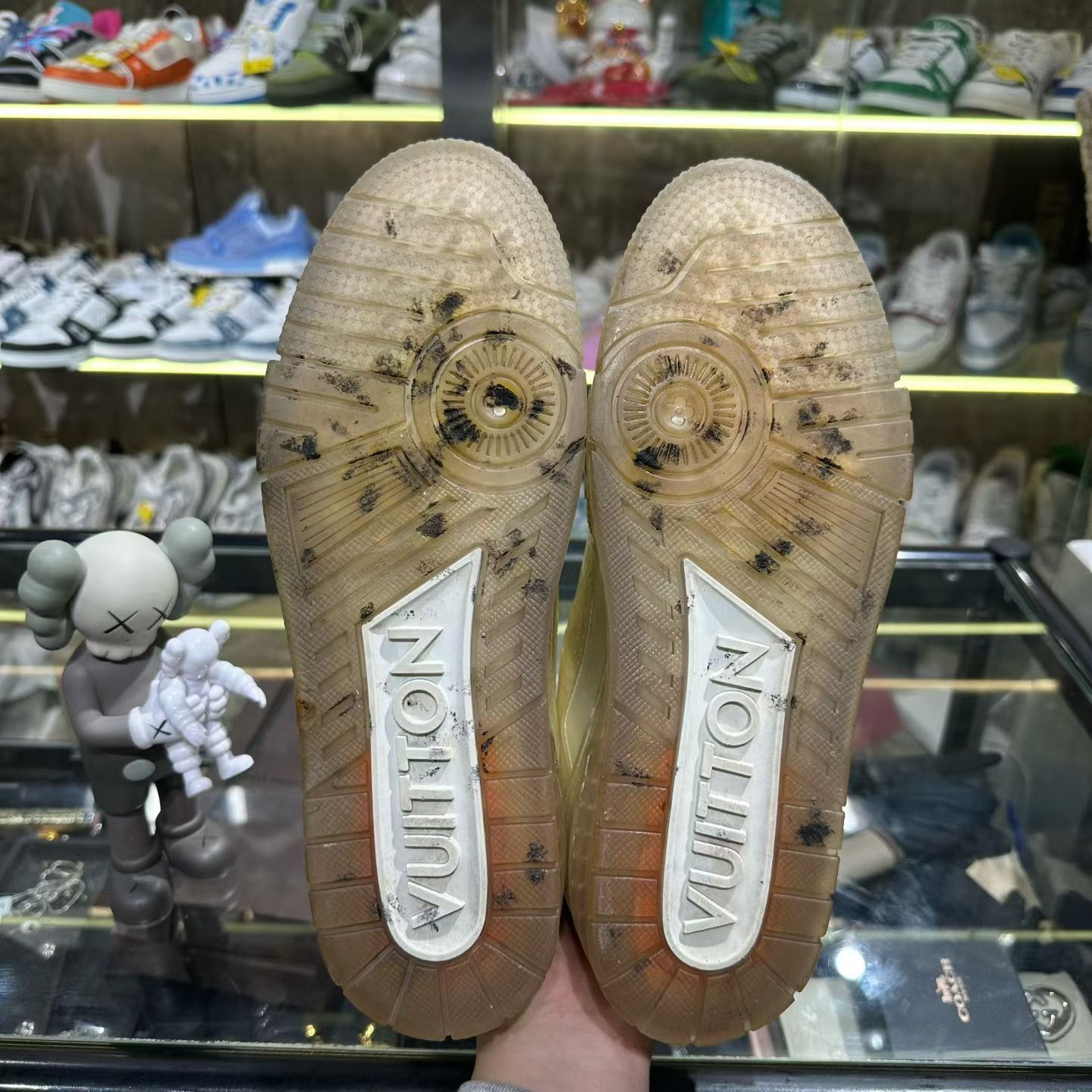 Louis Vuitton Louis Vuitton Training Orange Lowtop Sneakers 9.5 Men Size US 9.5 / EU 42-43 - 5 Thumbnail