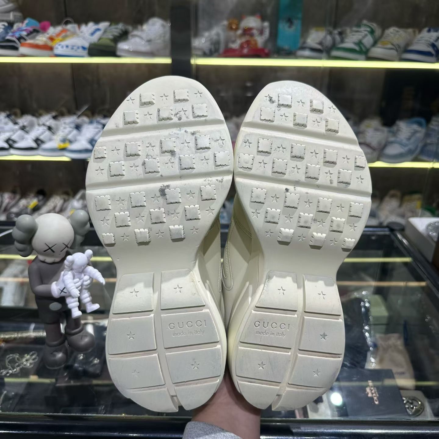 Gucci Gucci Printed White Lowtop Sneakers 7 Men Size US 7 / EU 40 - 4 Thumbnail