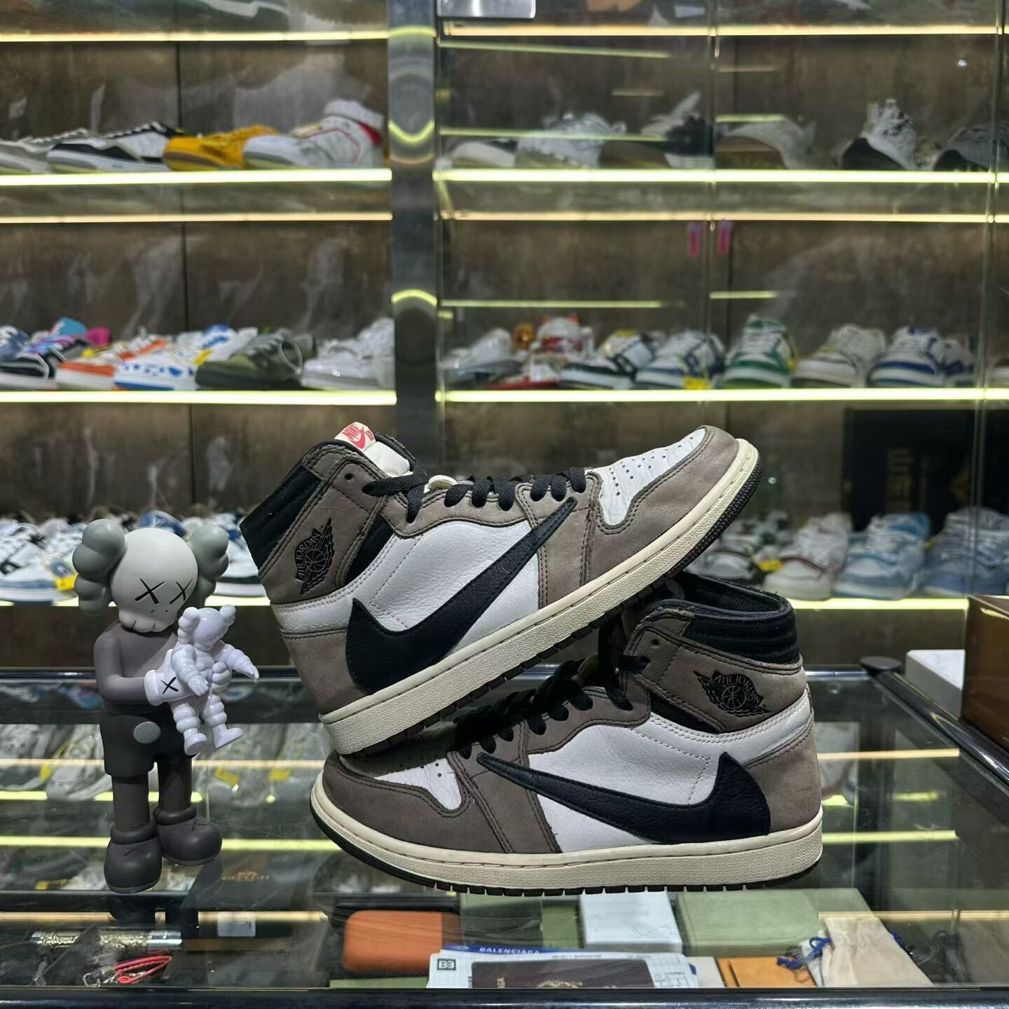 Jordan Brand Jordan Brand AIR JORDAN Orange Lowtop Sneakers 8 Men Size US 8 / EU 41 - 4 Thumbnail